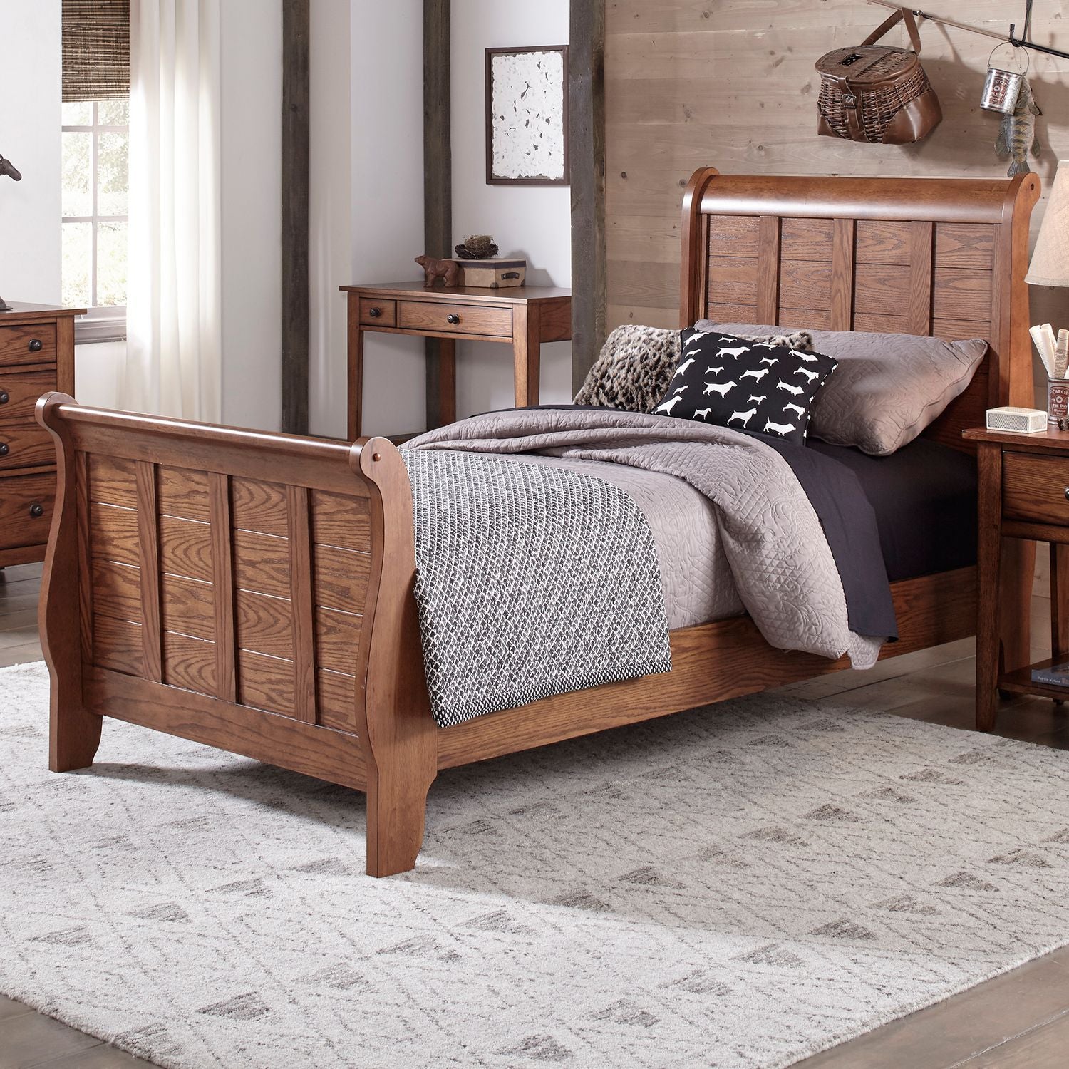 Kampia Full Sleigh Bed