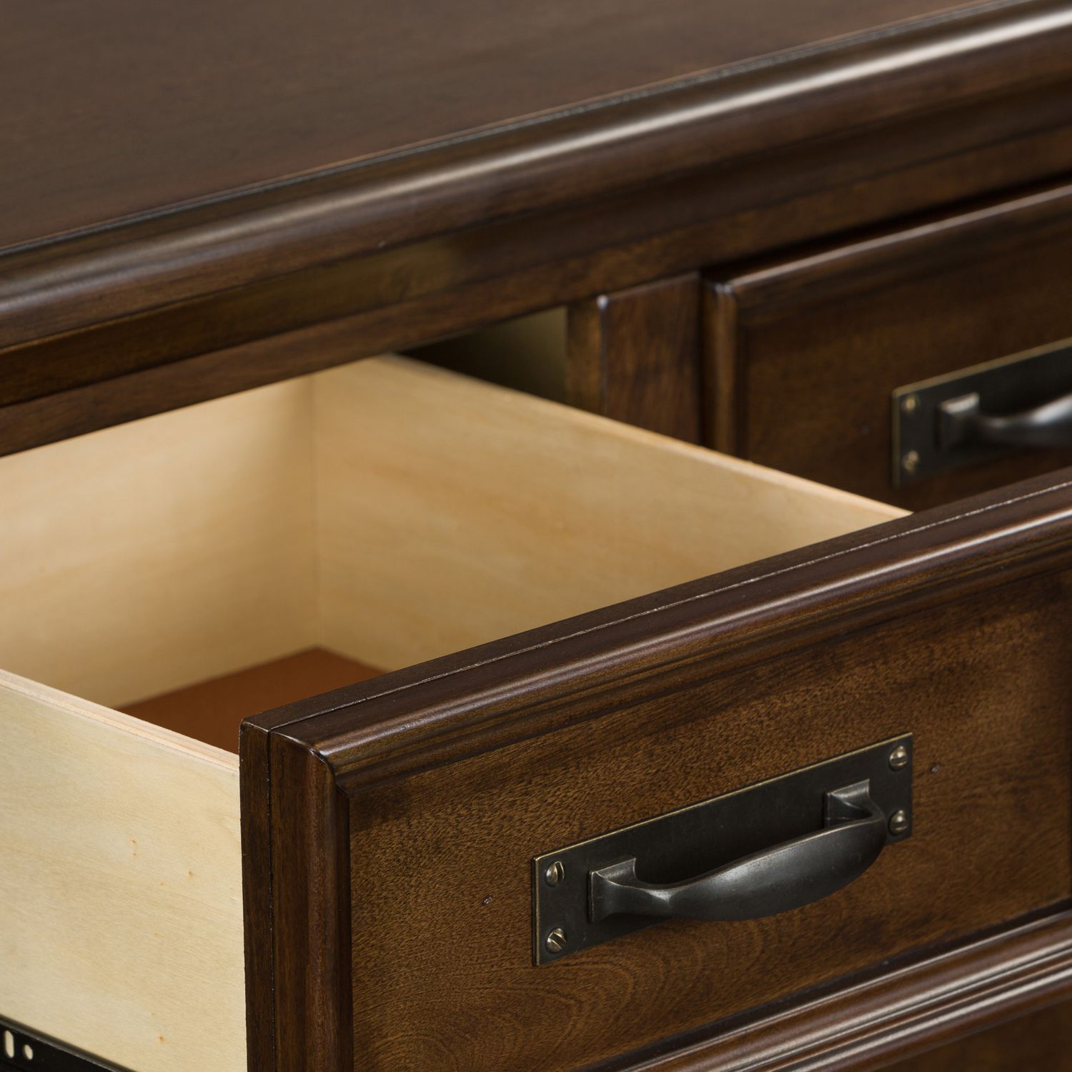 Dilyn 6 Drawer Chest