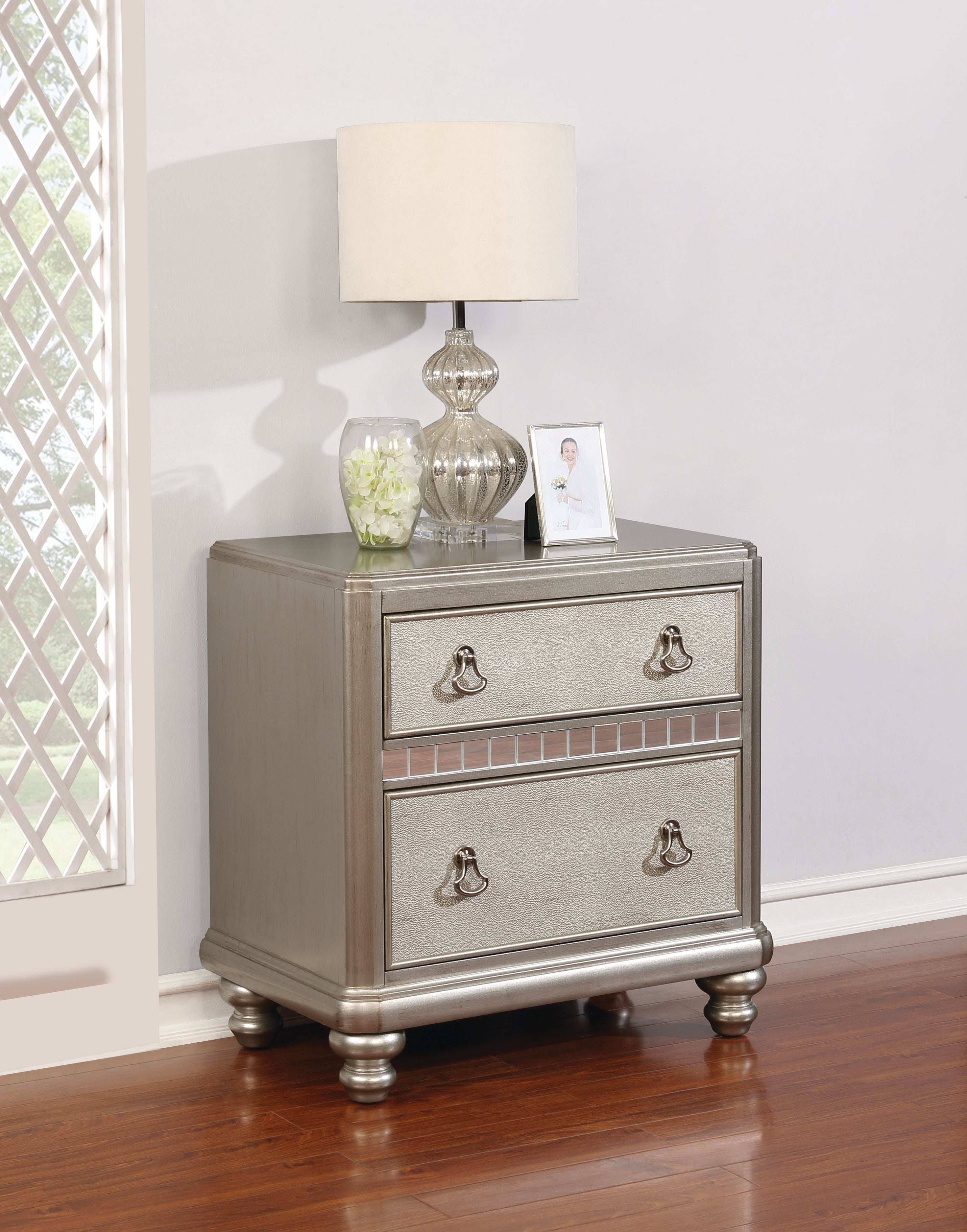 Bling Game 2-drawer Nightstand Metallic Platinum