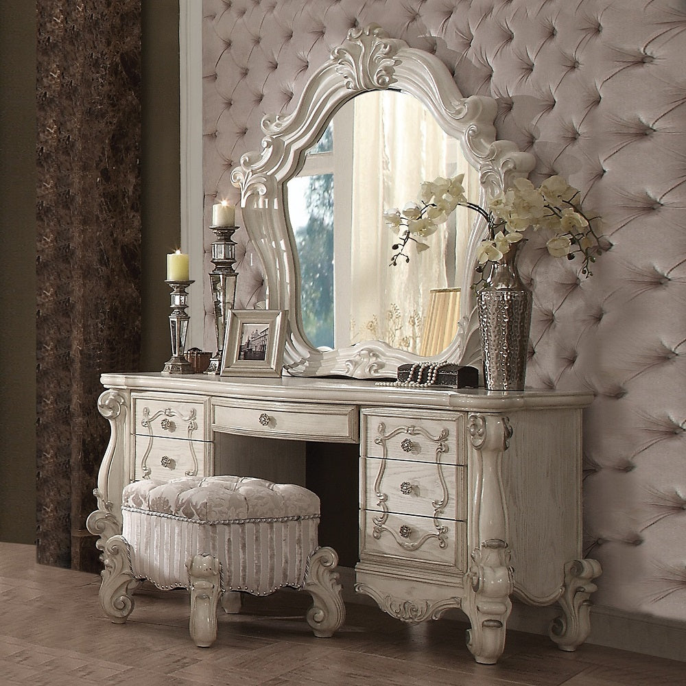 Daun Vanity Desk