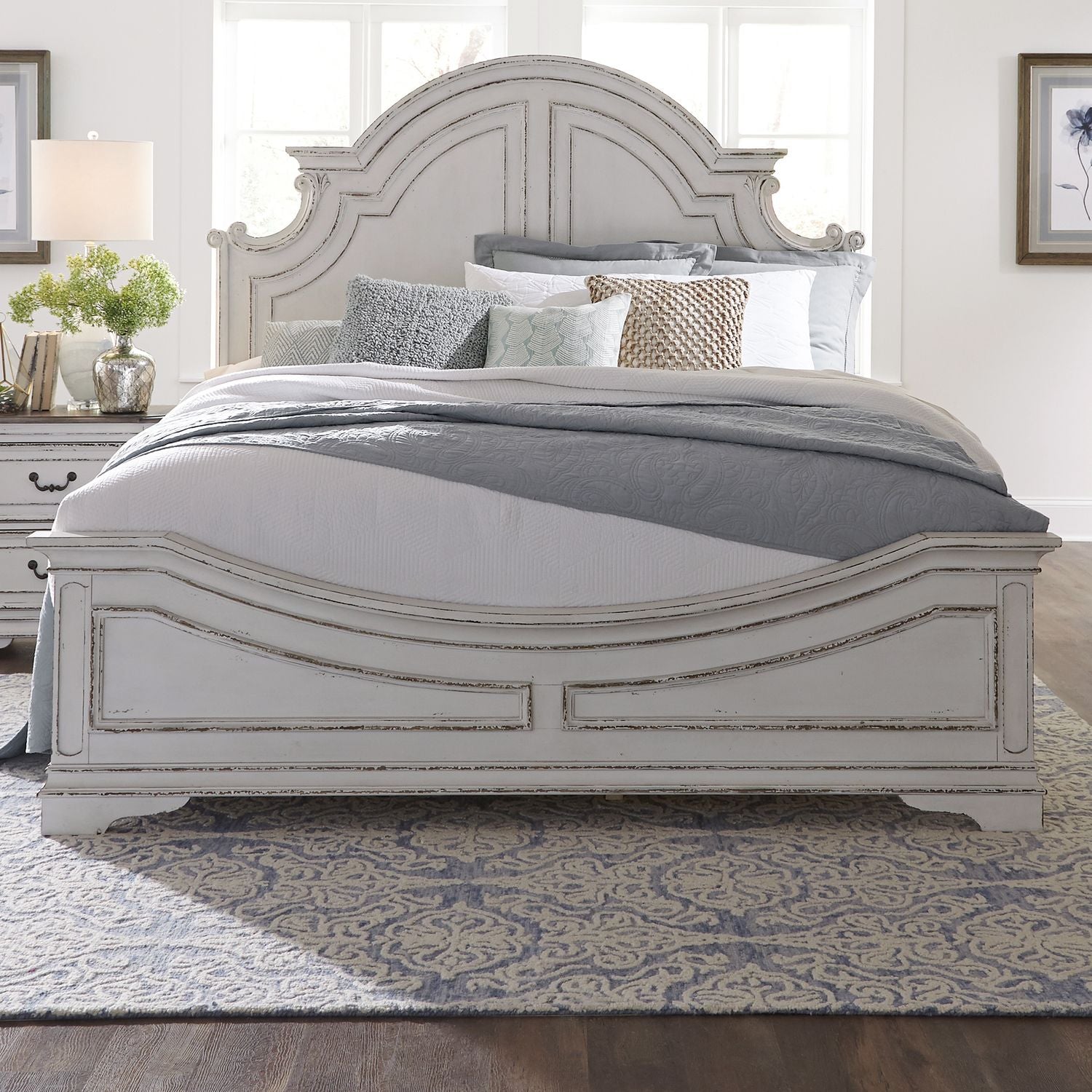 Tywayne Queen Panel Bed