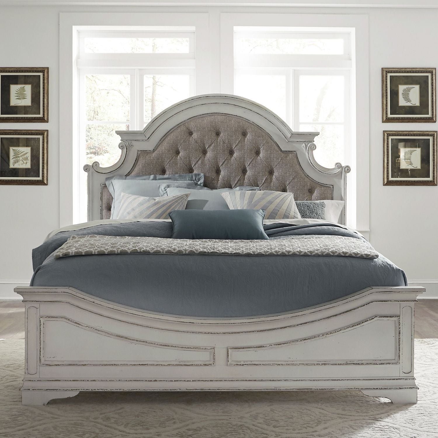 Sindi Queen Upholstered Bed