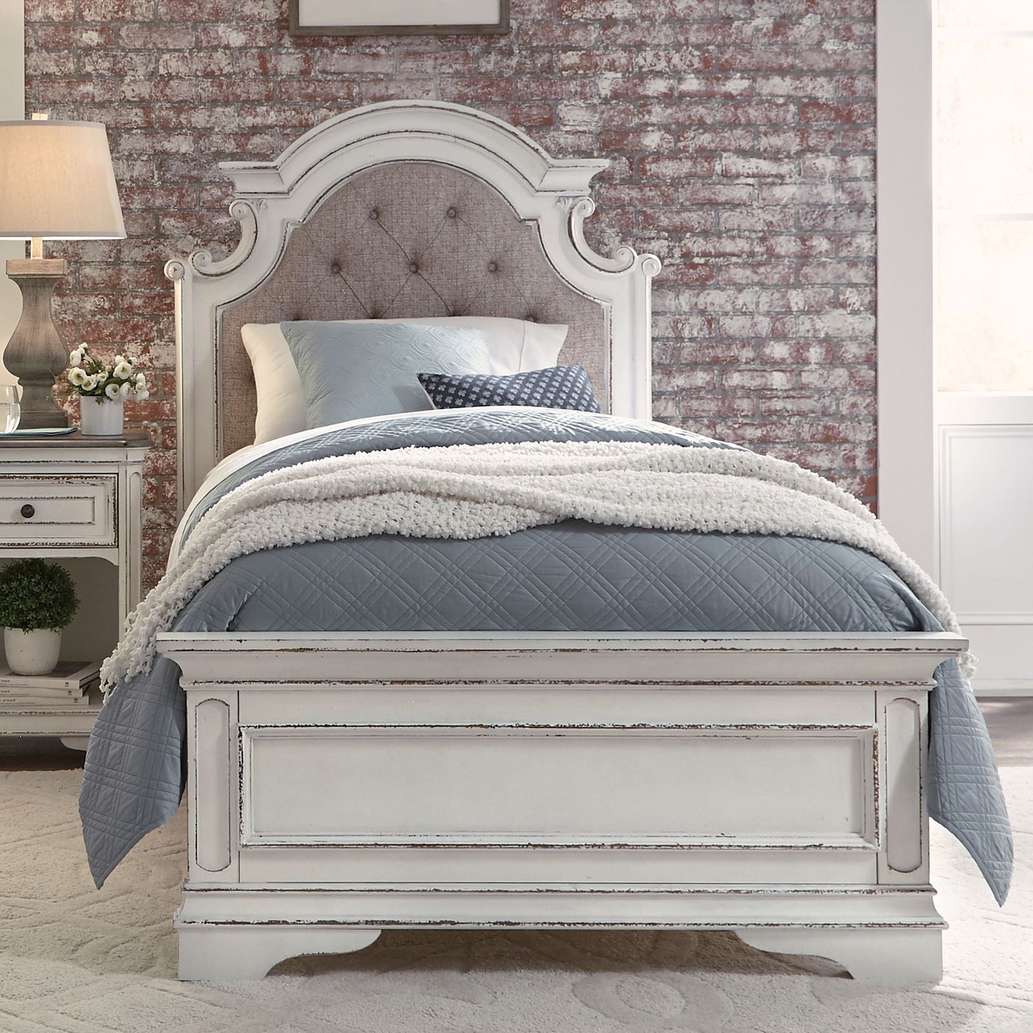 Katie-Marie Full Upholstered Bed