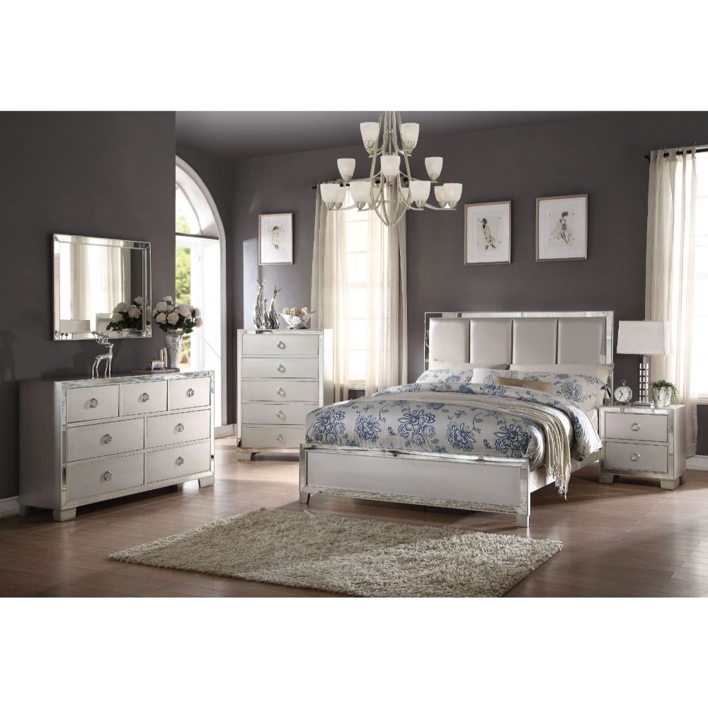 Johnryan Queen Bed