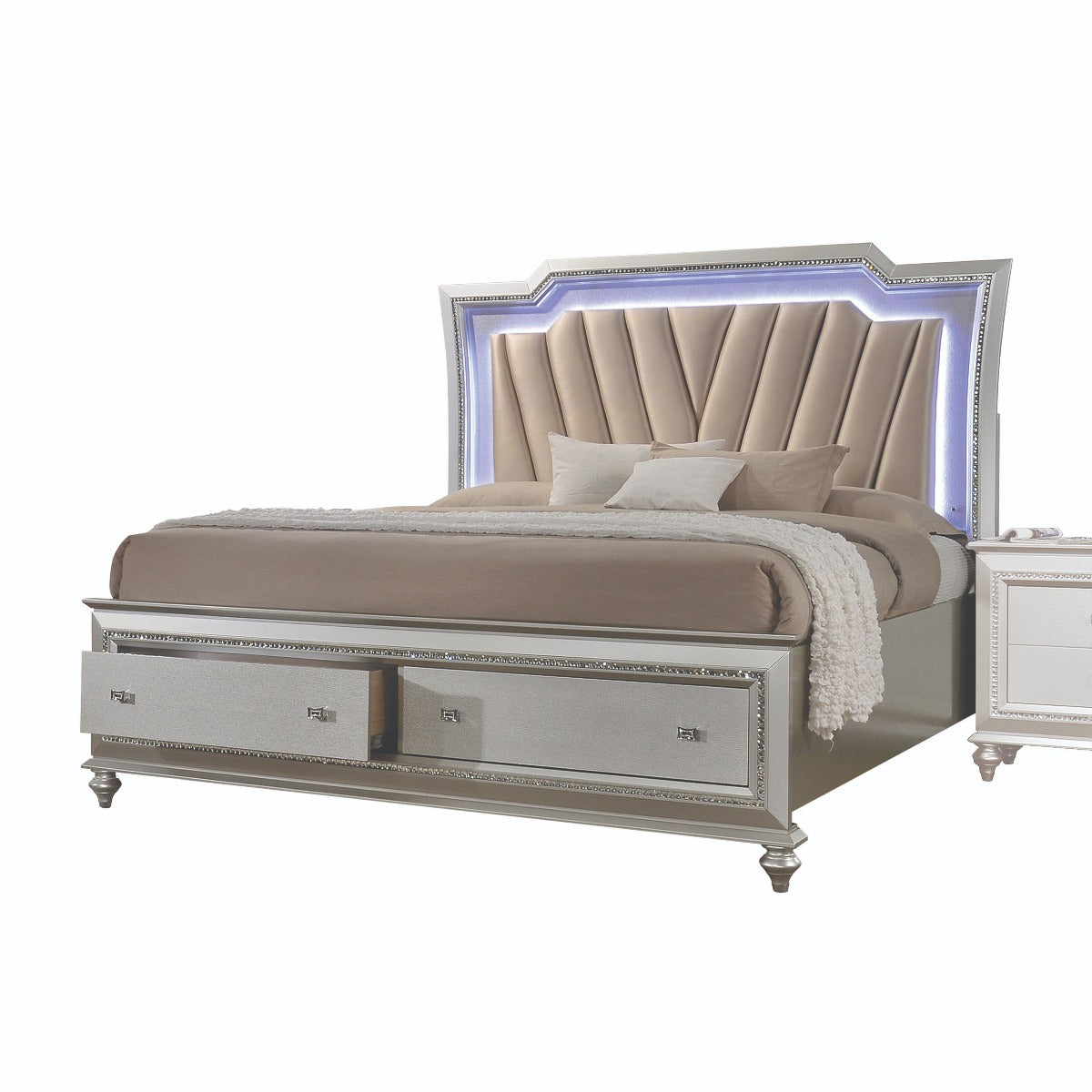 Tyrik Ck Bed W/Led & Storage