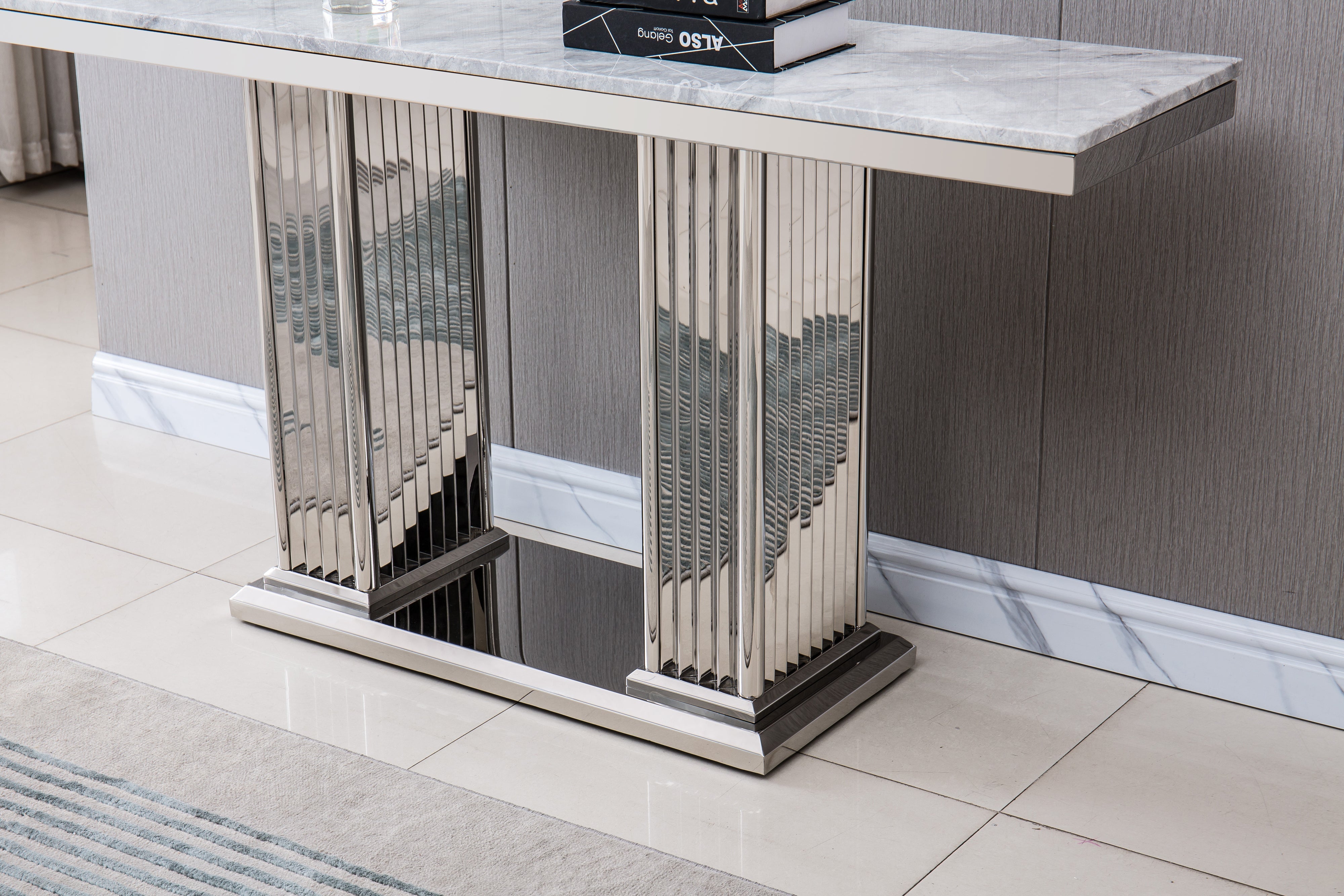 Alarriah Console Table Silver