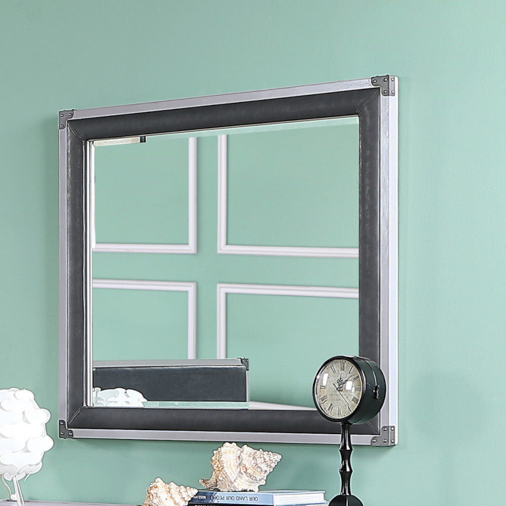 Ailton Mirror