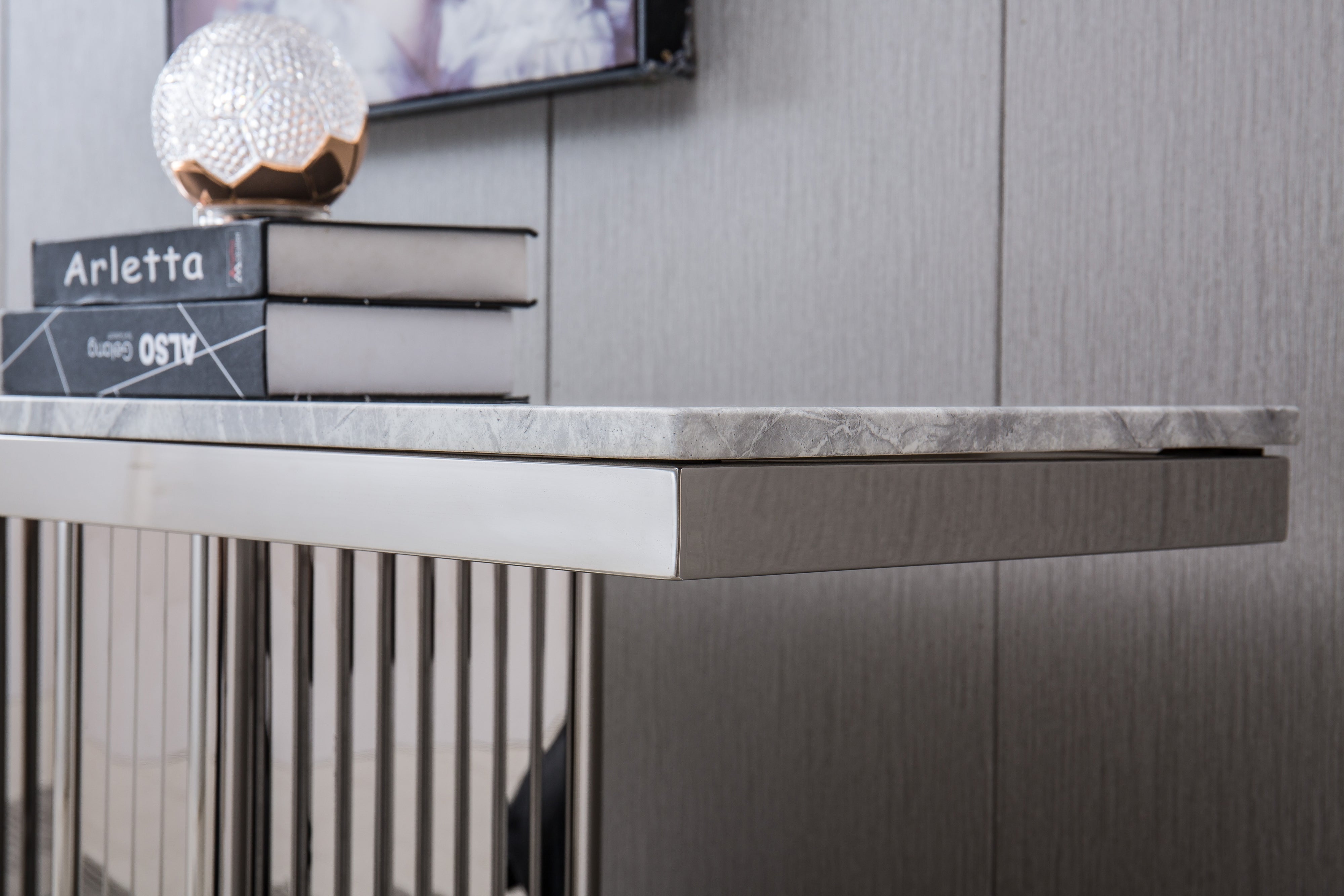 Alarriah Console Table Silver