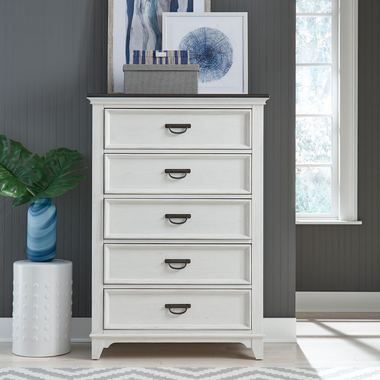 Daryiah 5 Drawer Chest