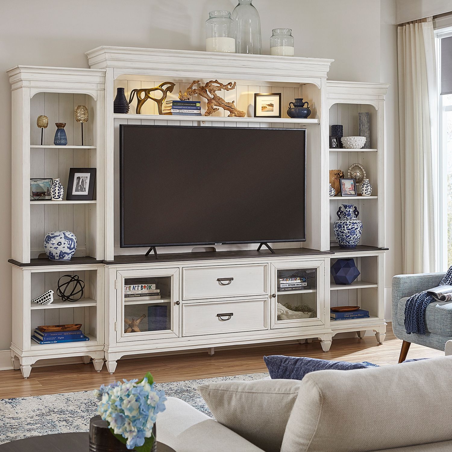 Everaldo Entertainment Center TV Stand with Piers