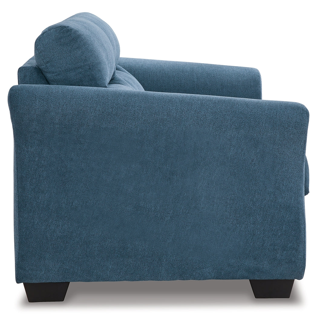 Miravel Loveseat