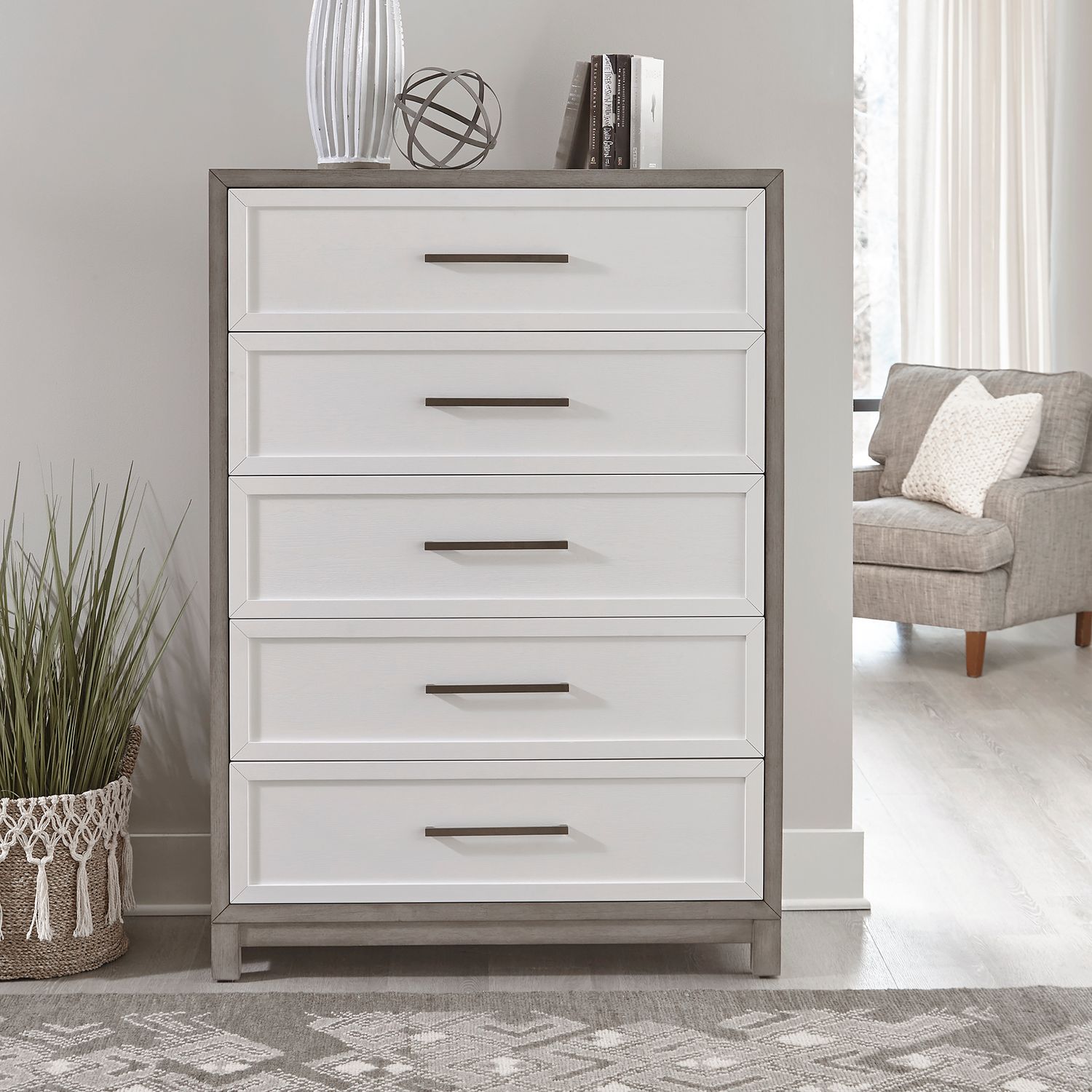 Adalberta 5 Drawer Chest