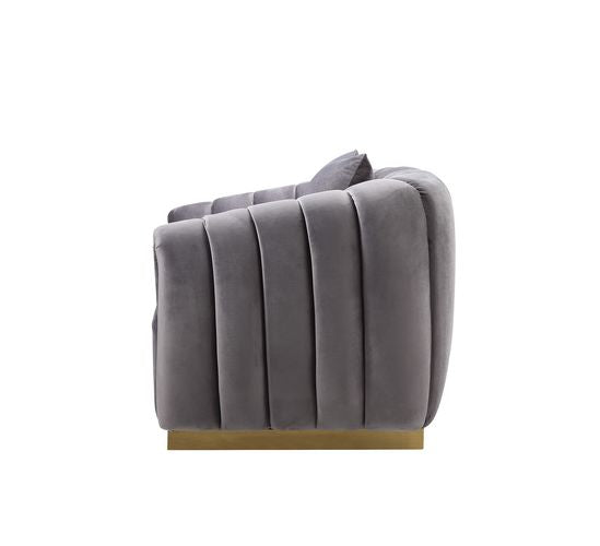 Askolds Sofa W/2 Pillows