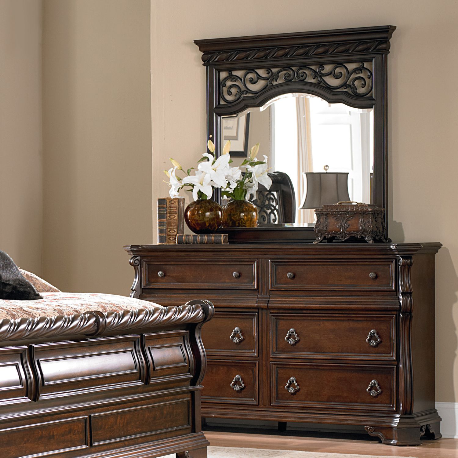 Amere King California Sleigh Bed, Dresser & Mirror, Chest