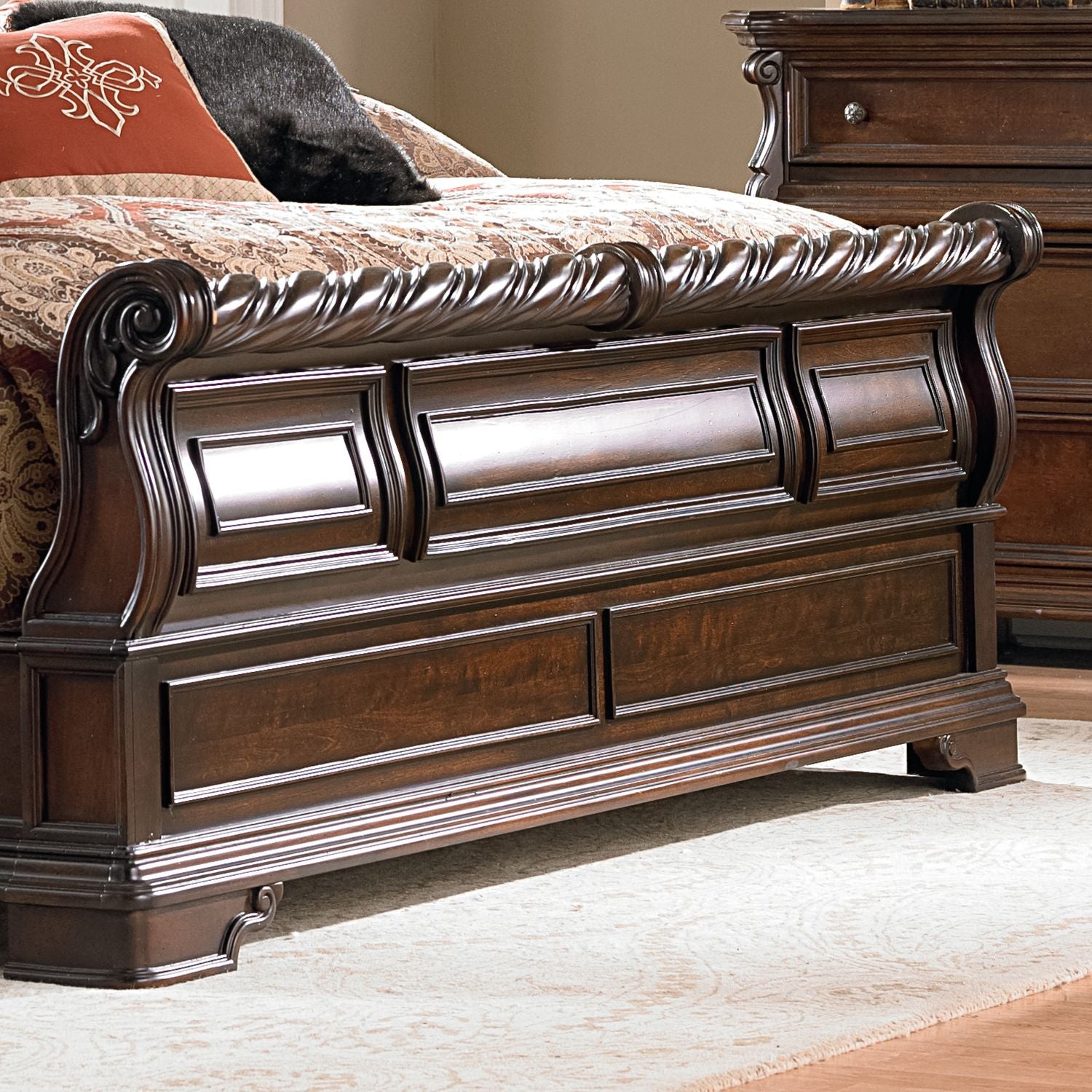 Deleta Queen Sleigh Bed