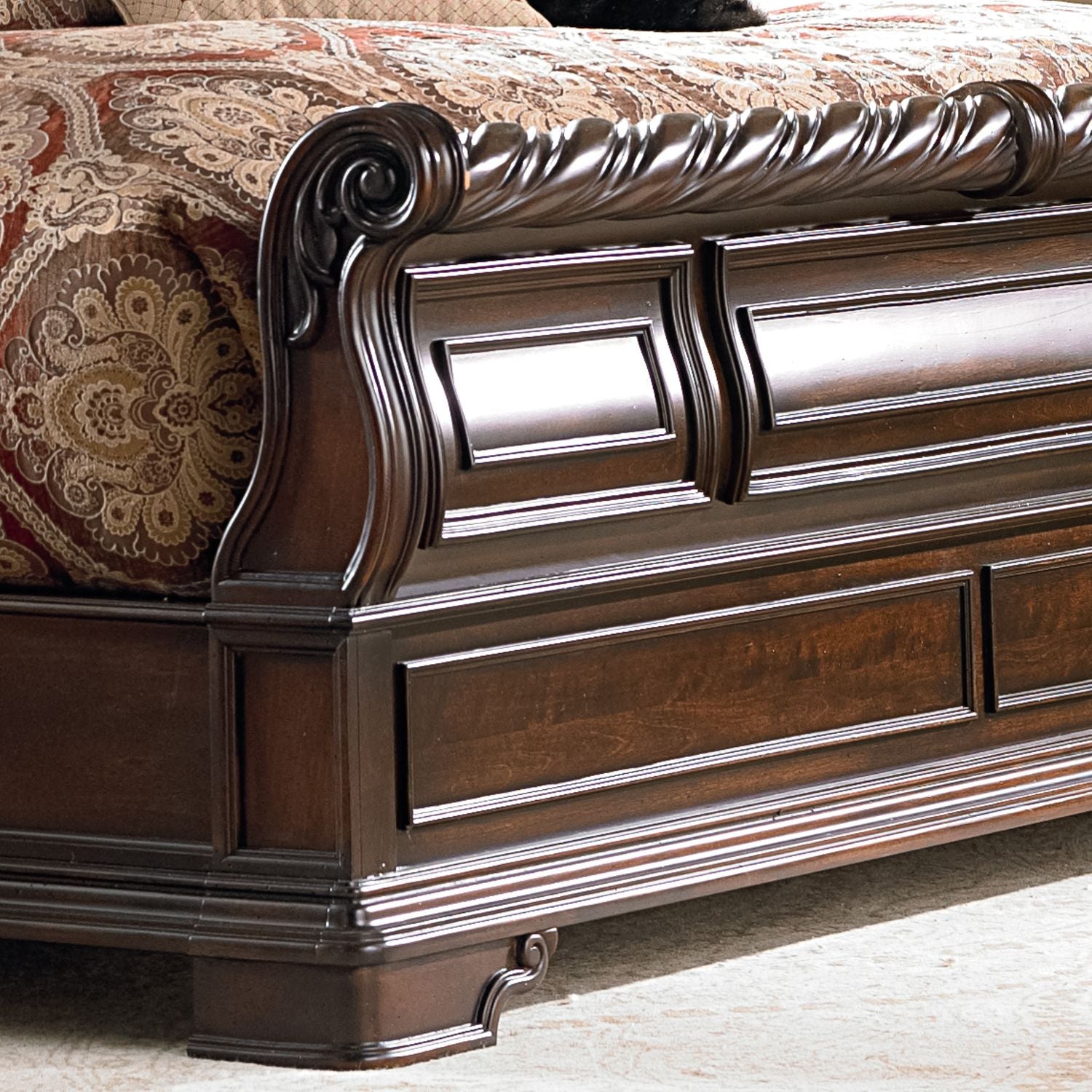 Deleta Queen Sleigh Bed