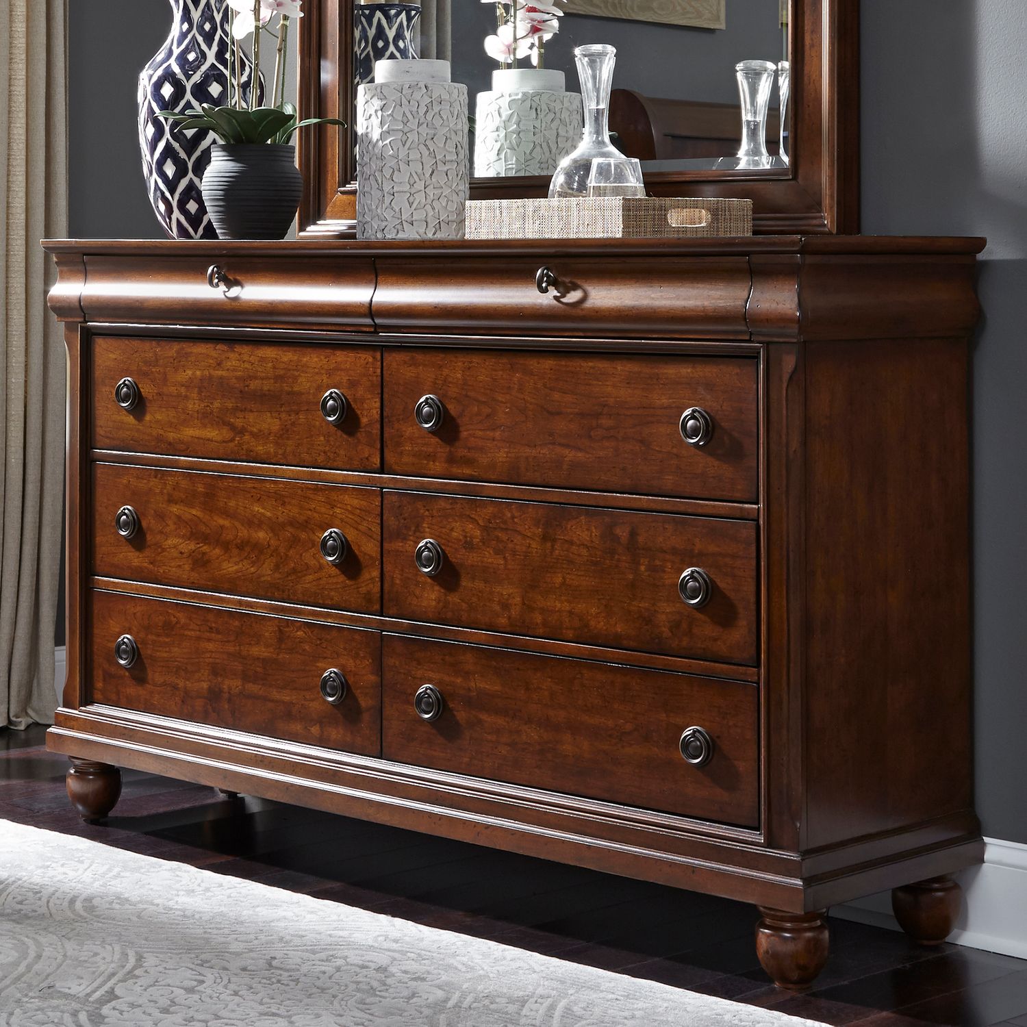 Annemargret 8 Drawer Dresser