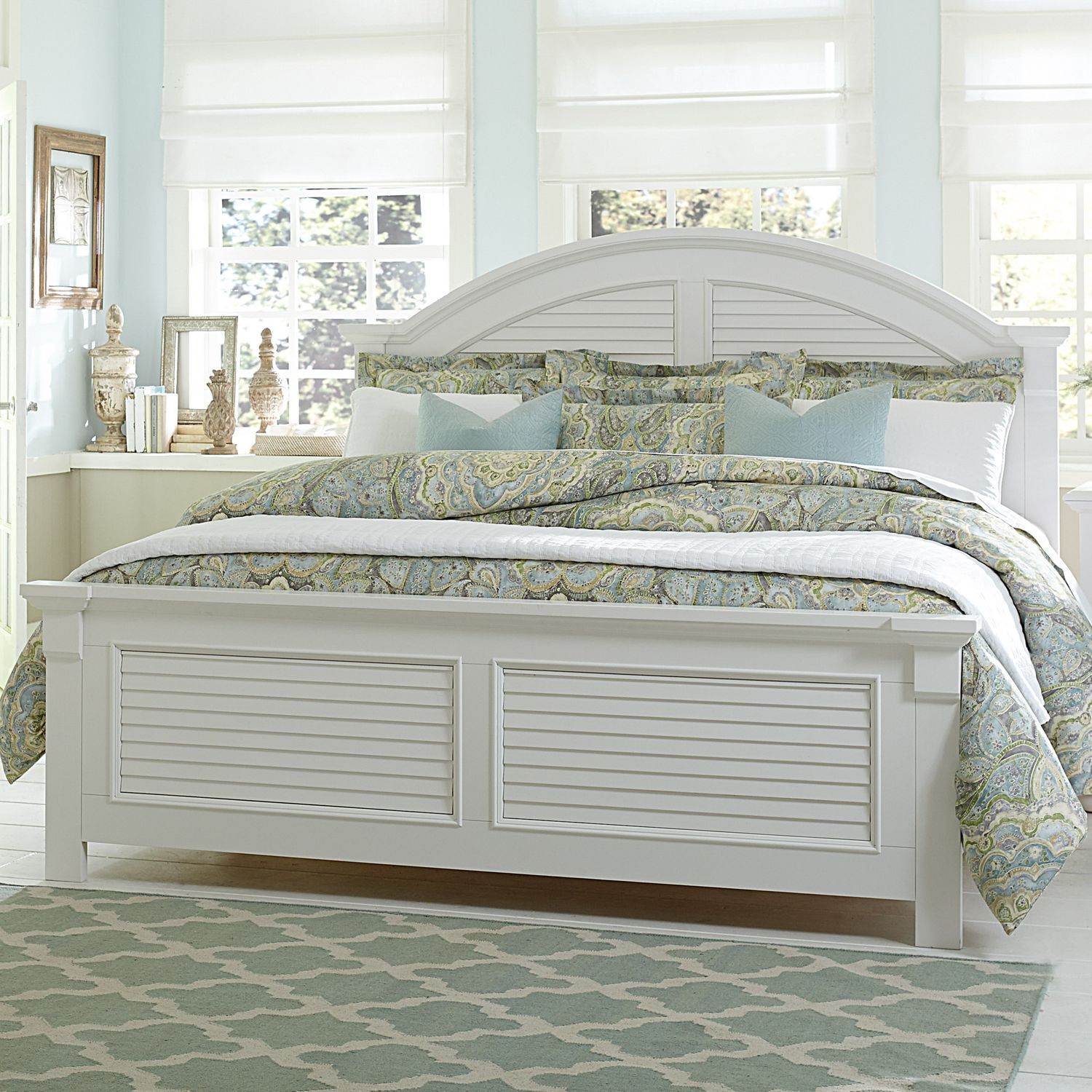 Deymi Queen Panel Bed