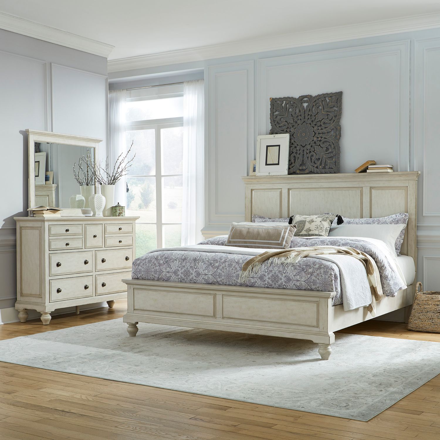 Beltania King California Panel Bed, Dresser & Mirror