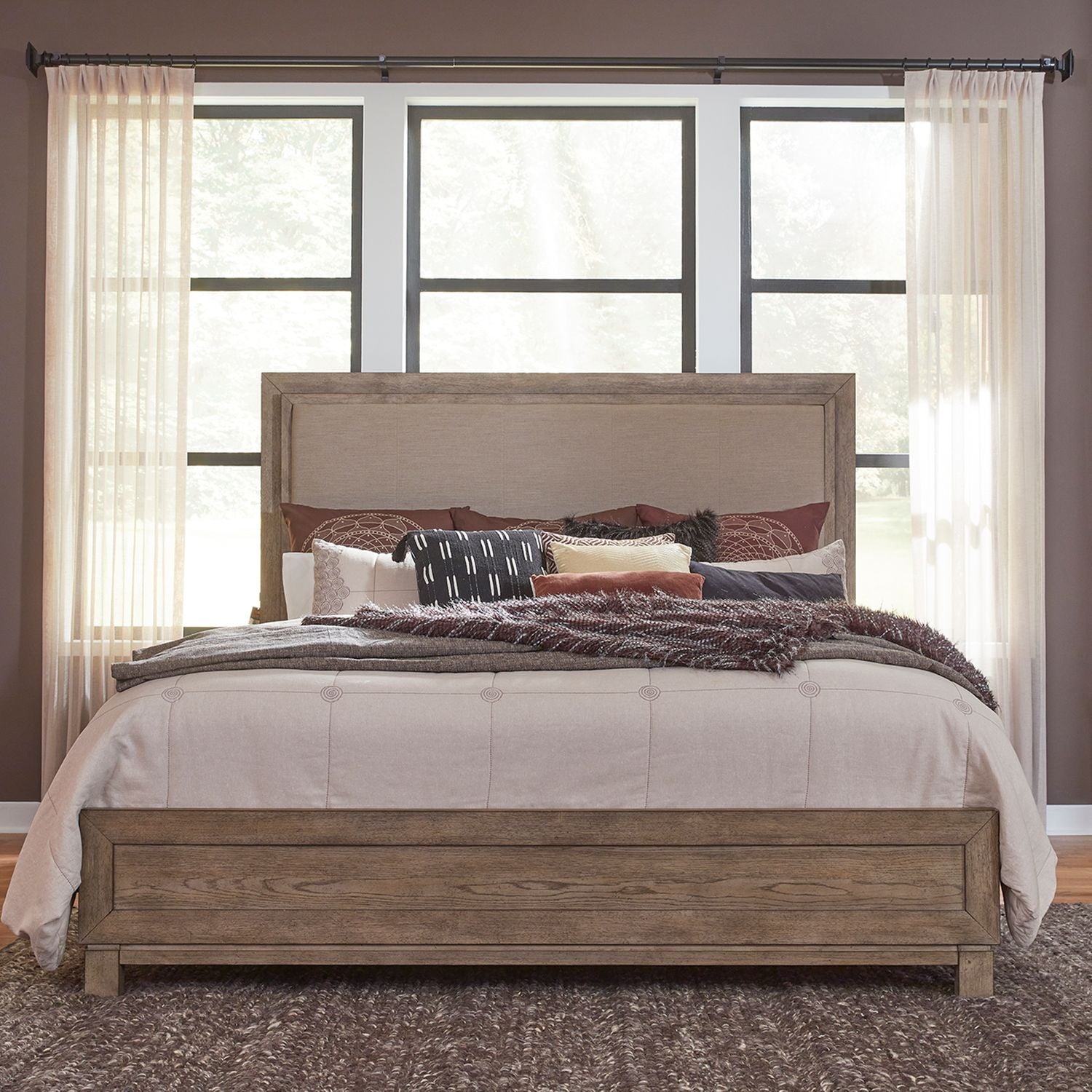 Arnay Queen Upholstered Bed