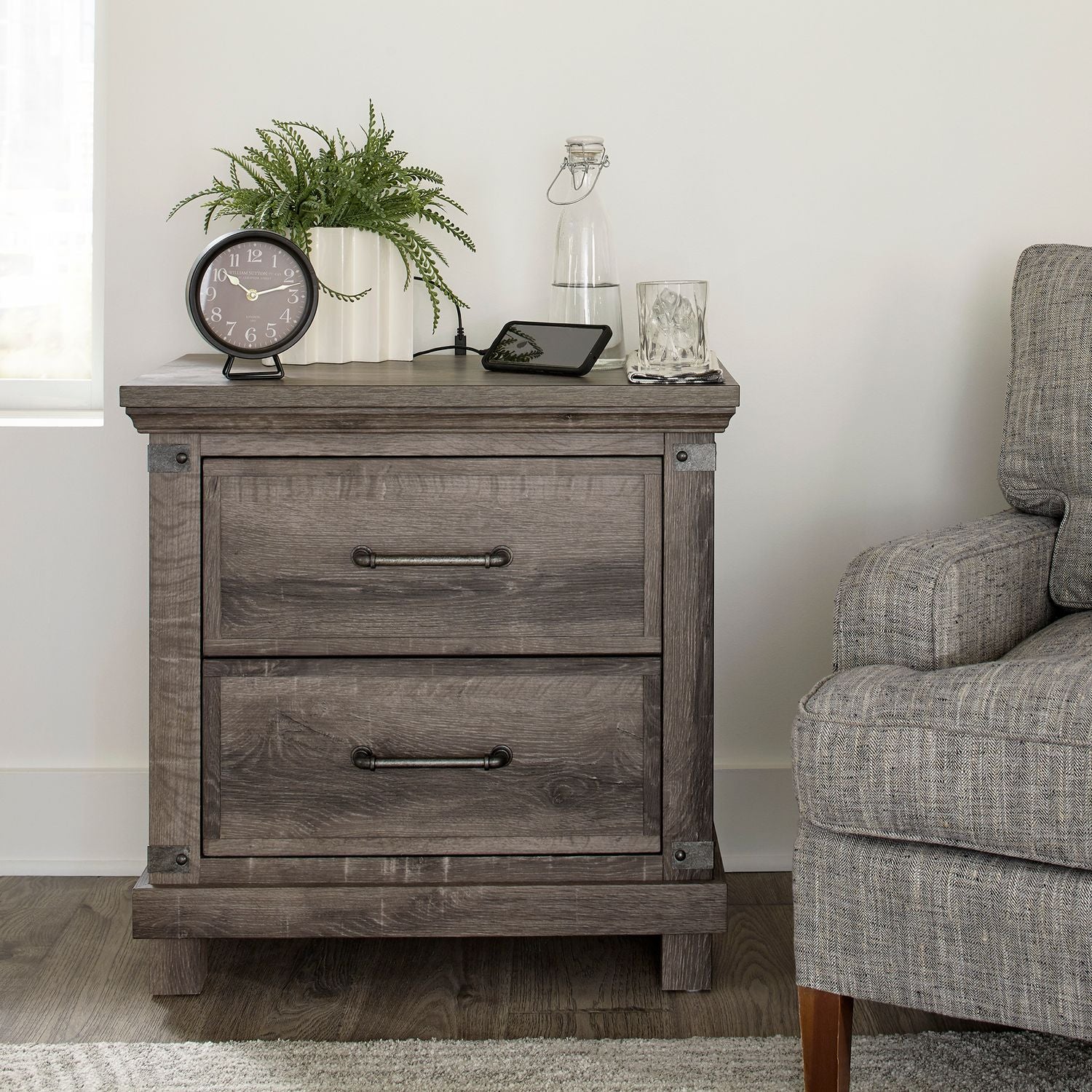 Dishaun Night Stand with Charging Station