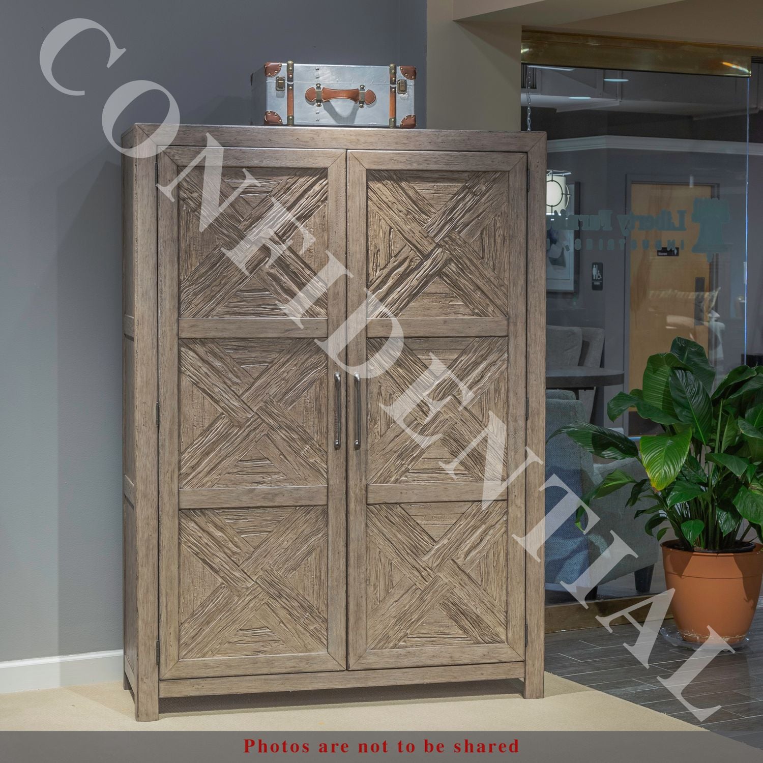 Belenda Armoire