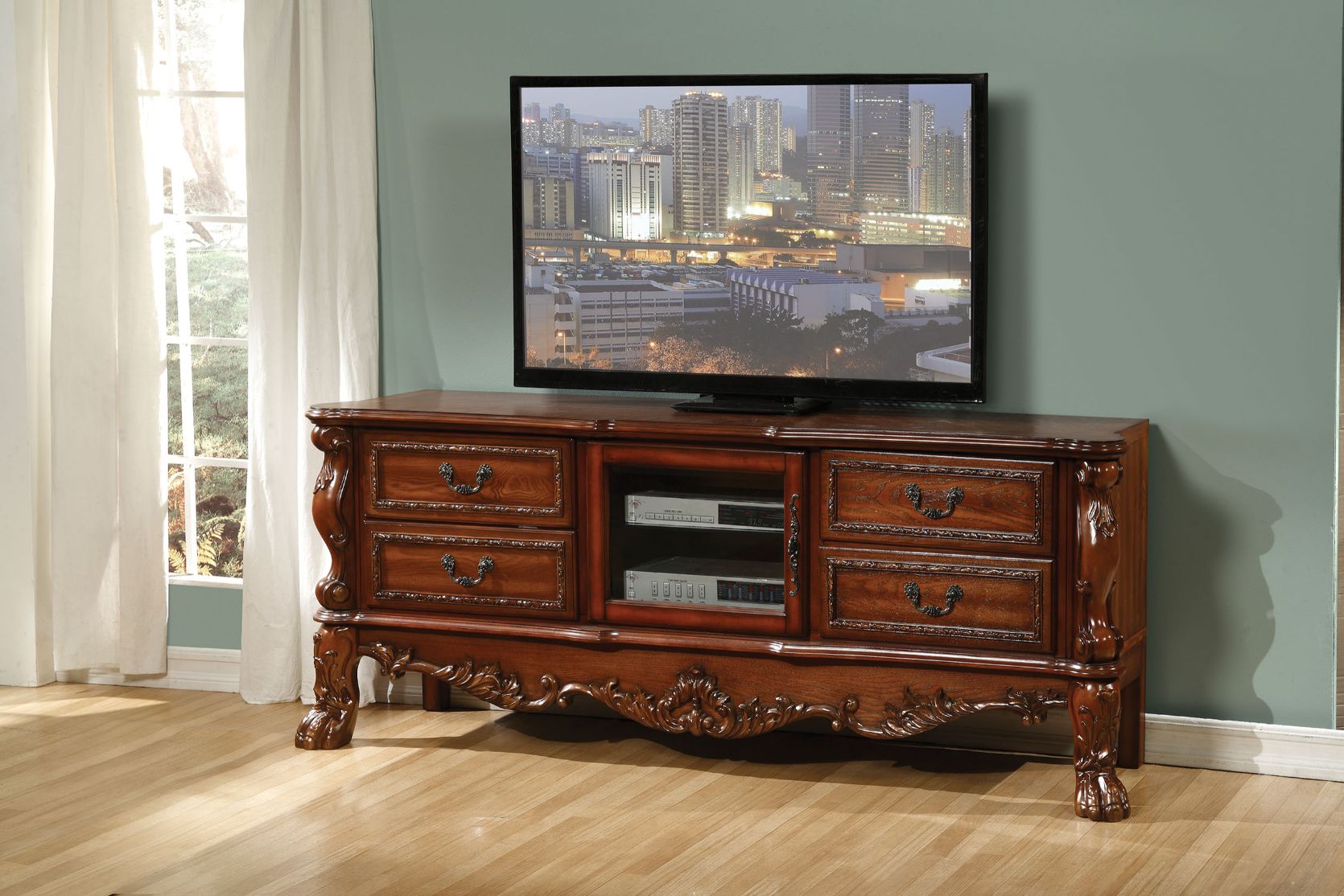 Antoinett Tv Stand