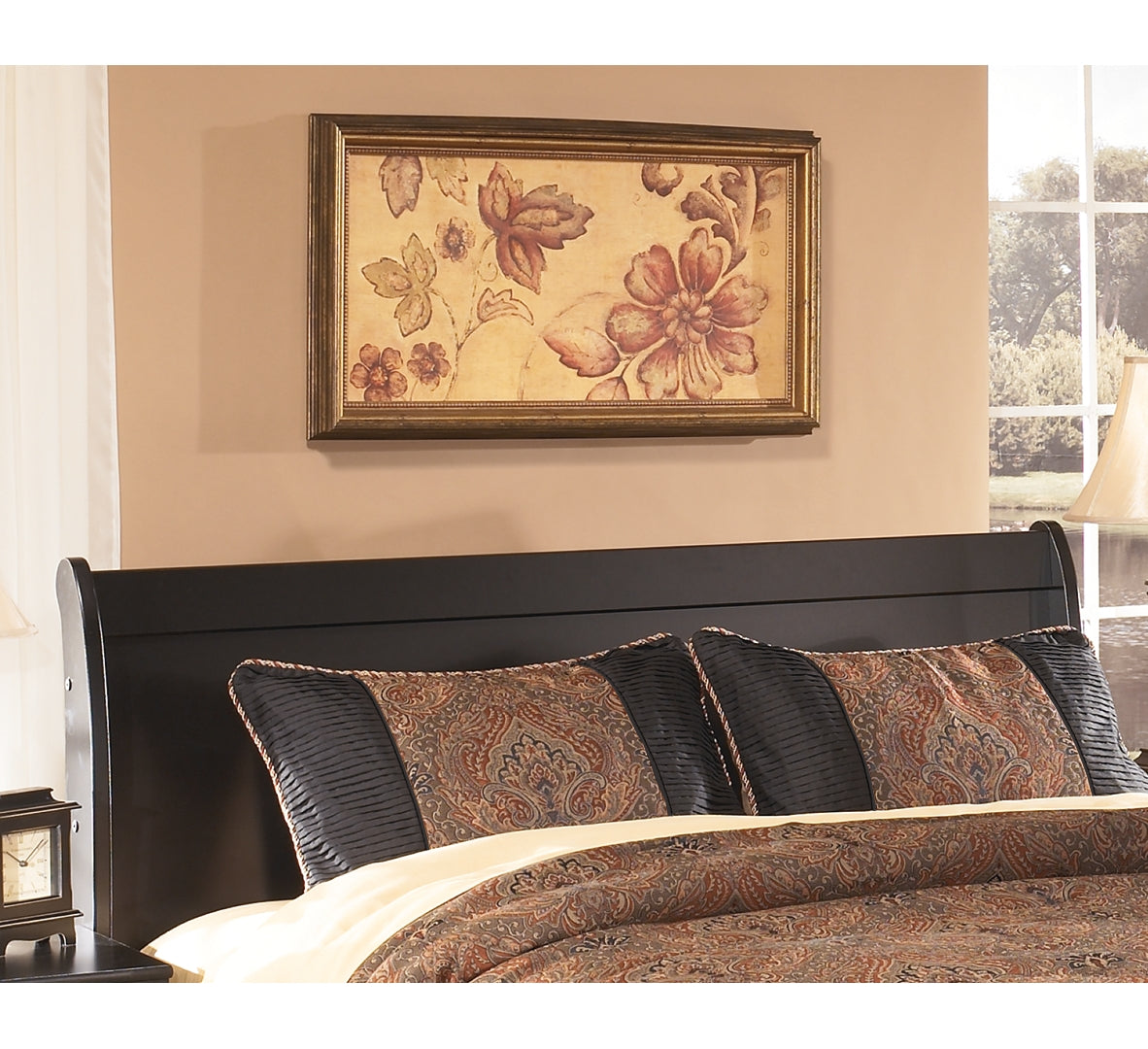 Huey Vineyard Queen Sleigh Headboard