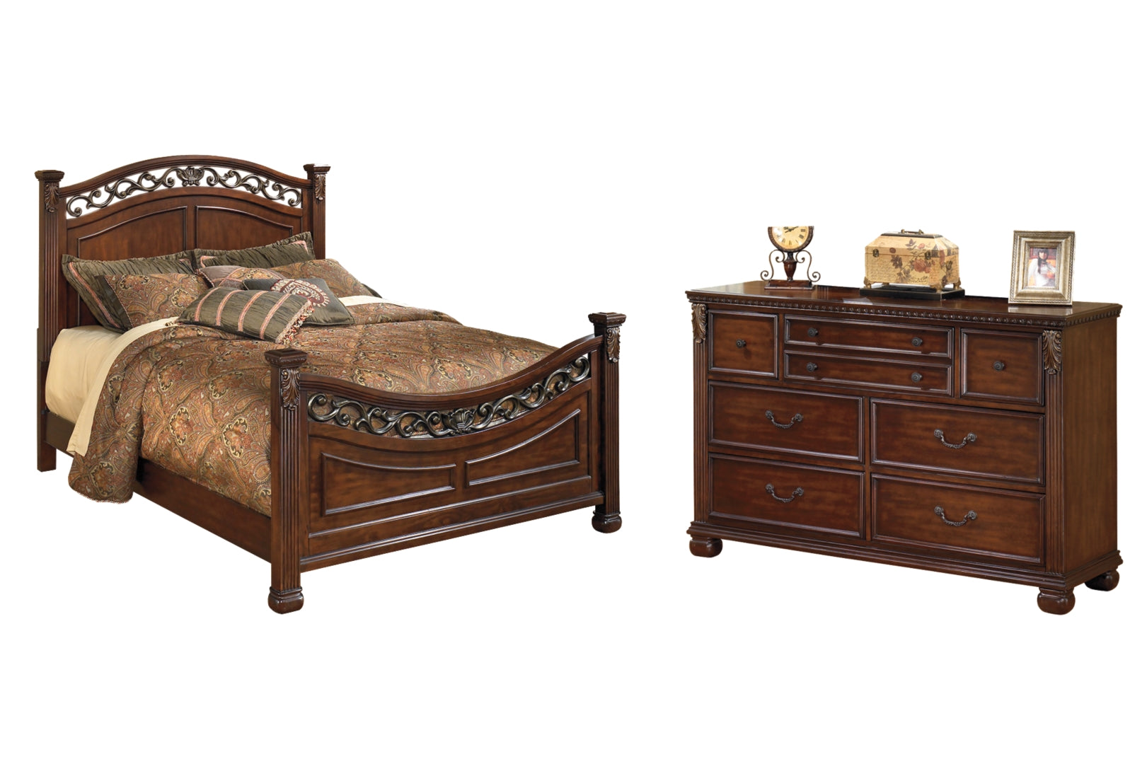 Leahlyn Queen Panel Bed with Dresser