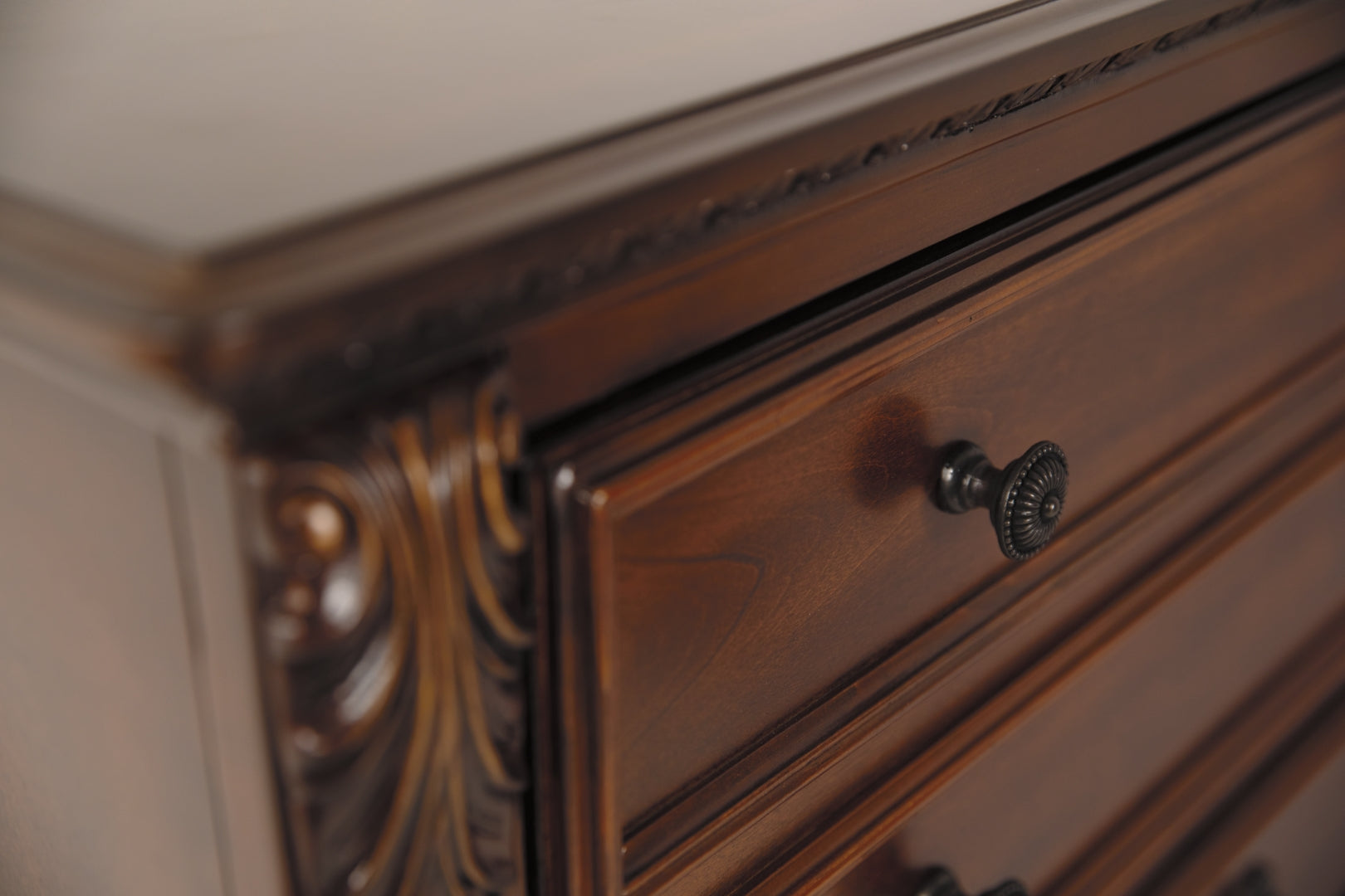 Leahlyn Chest of Drawers