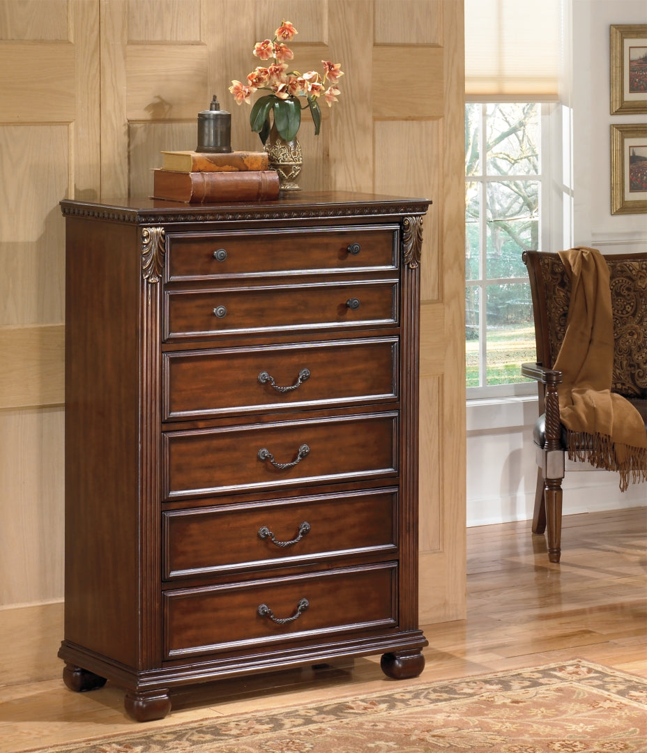 Leahlyn Chest of Drawers