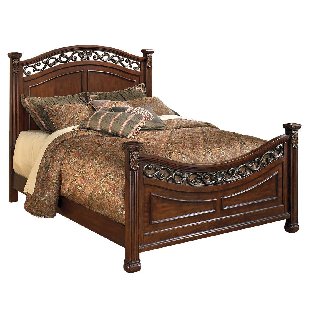 Leahlyn California King Panel Bed