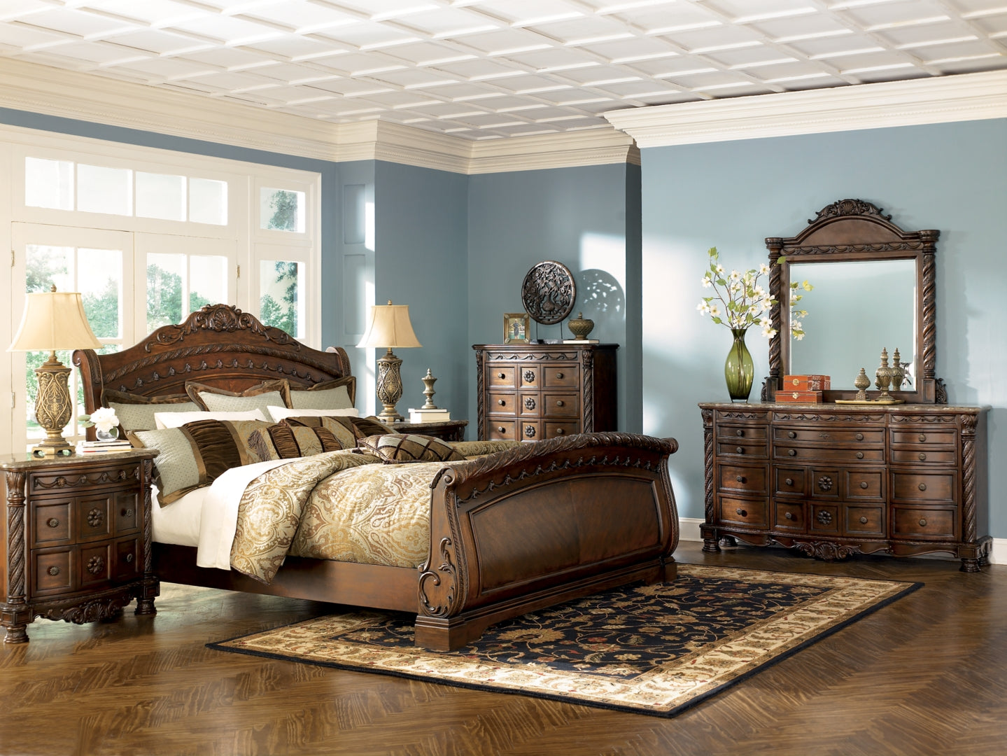 North Shore King Sleigh Bed