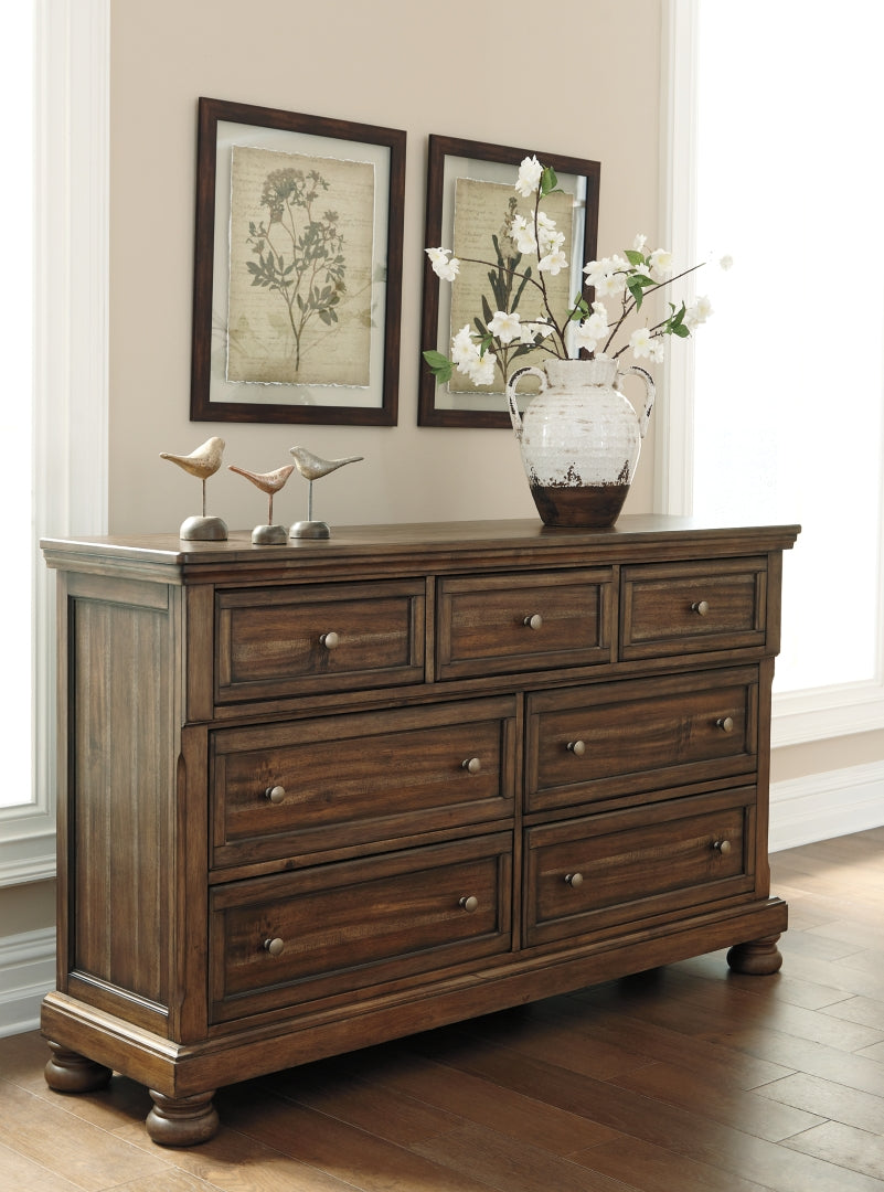 Flynnter Queen Panel Bed with Dresser