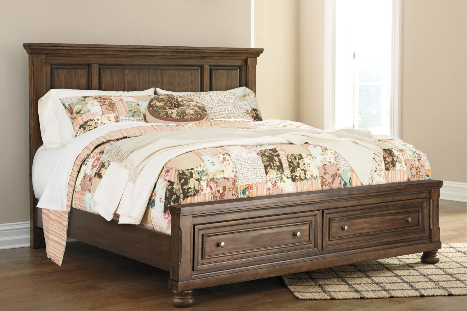 Flynnter King Panel Bed with 2 Storage Drawers with Dresser