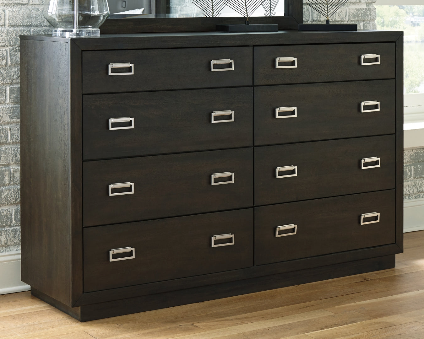 Hyndell Dresser