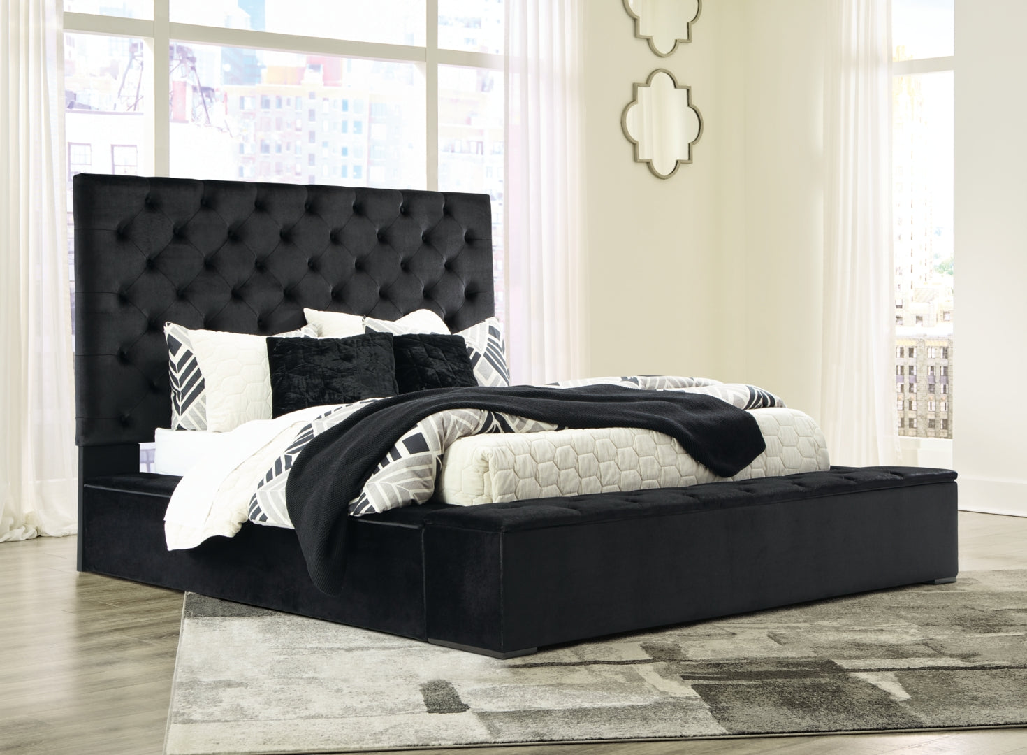 Lindenfield Queen Upholstered Bed with Storage