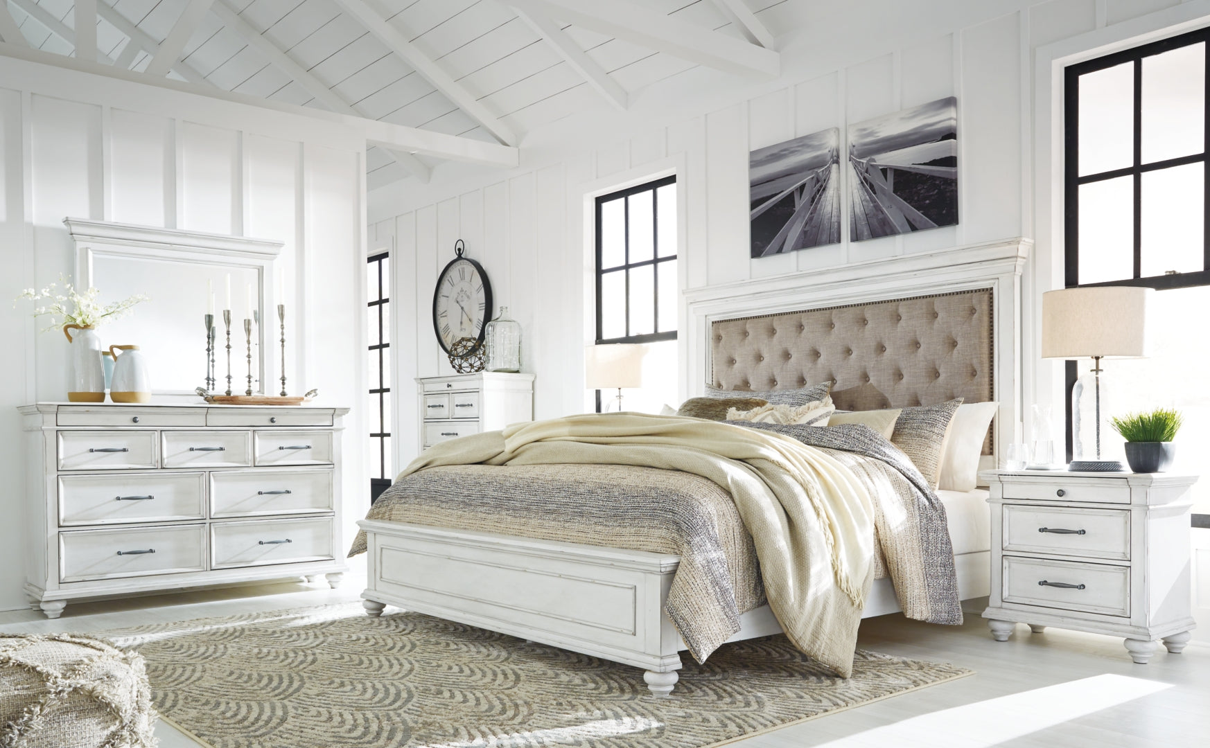 Kanwyn Queen Panel Bed