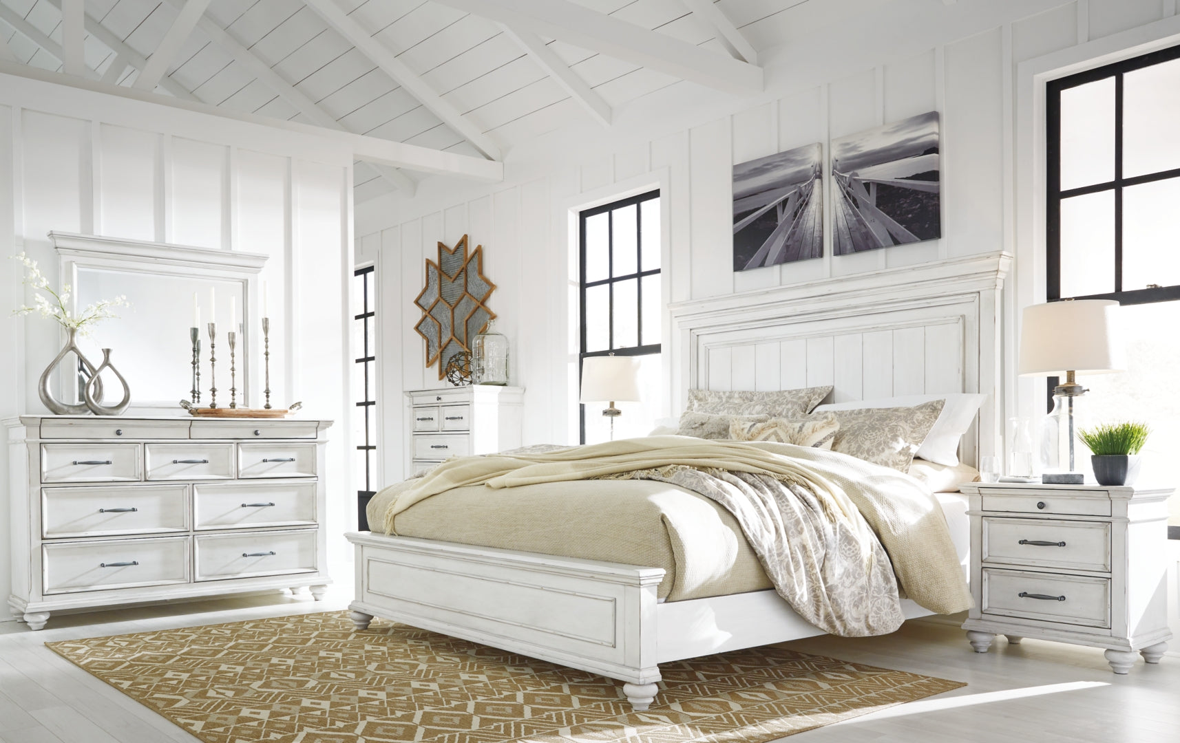 Kanwyn Queen Panel Bed