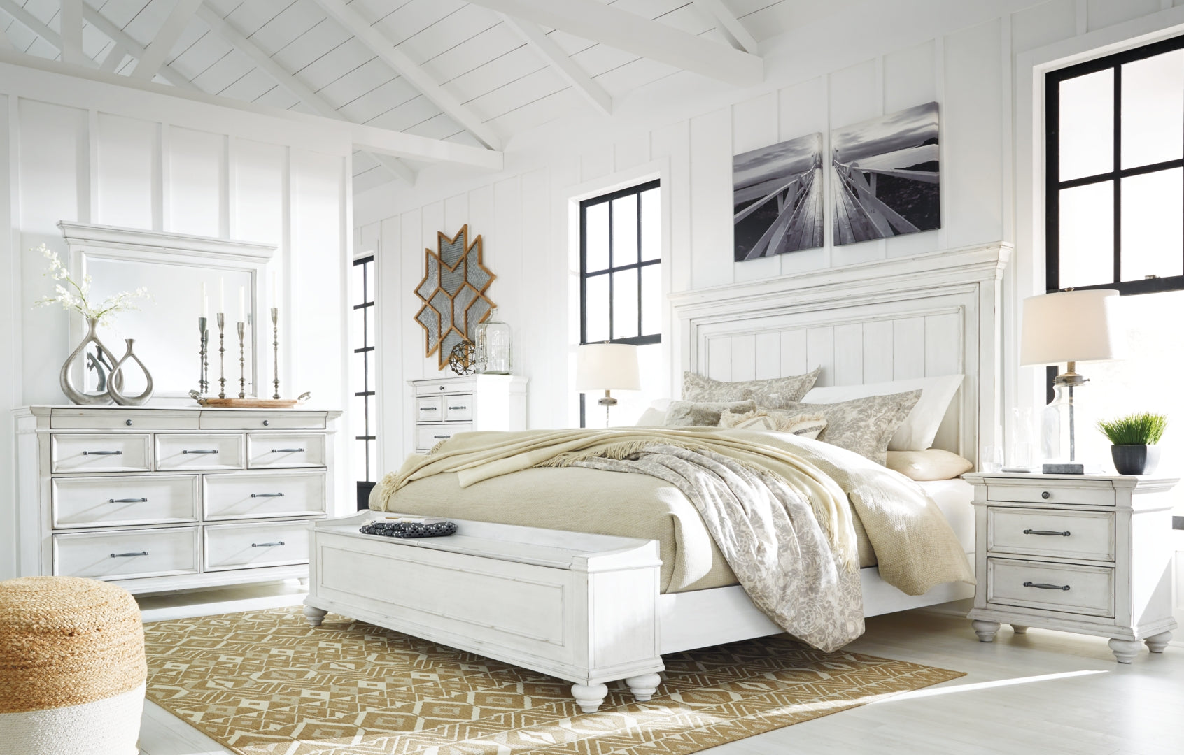 Kanwyn Queen Panel Bed with Storage Bench