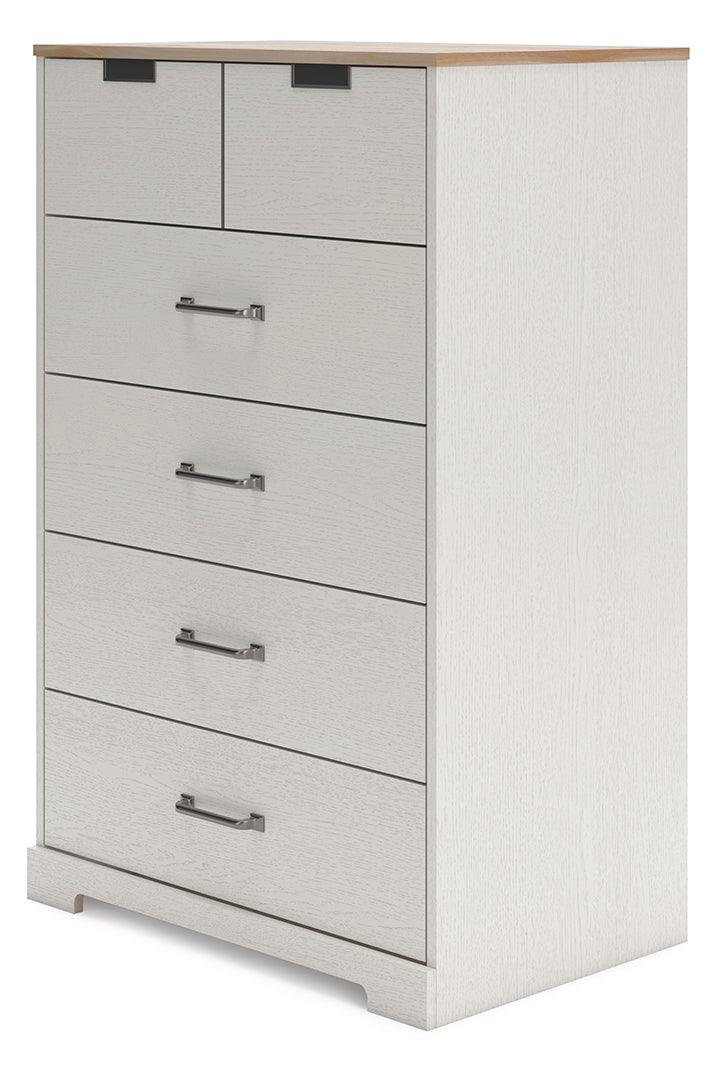 Vaibryn Chest of Drawers