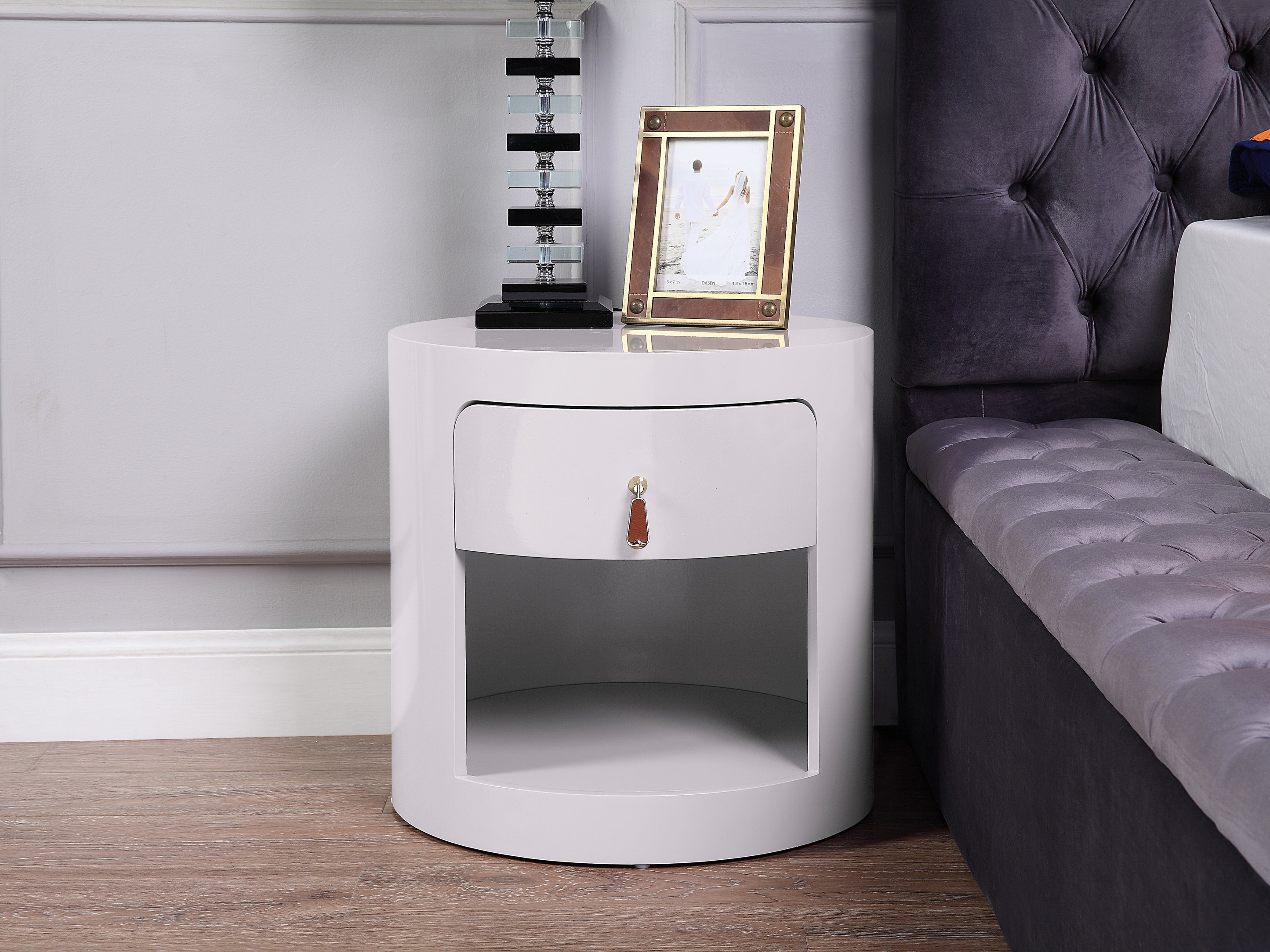 Ulonda Night Stand