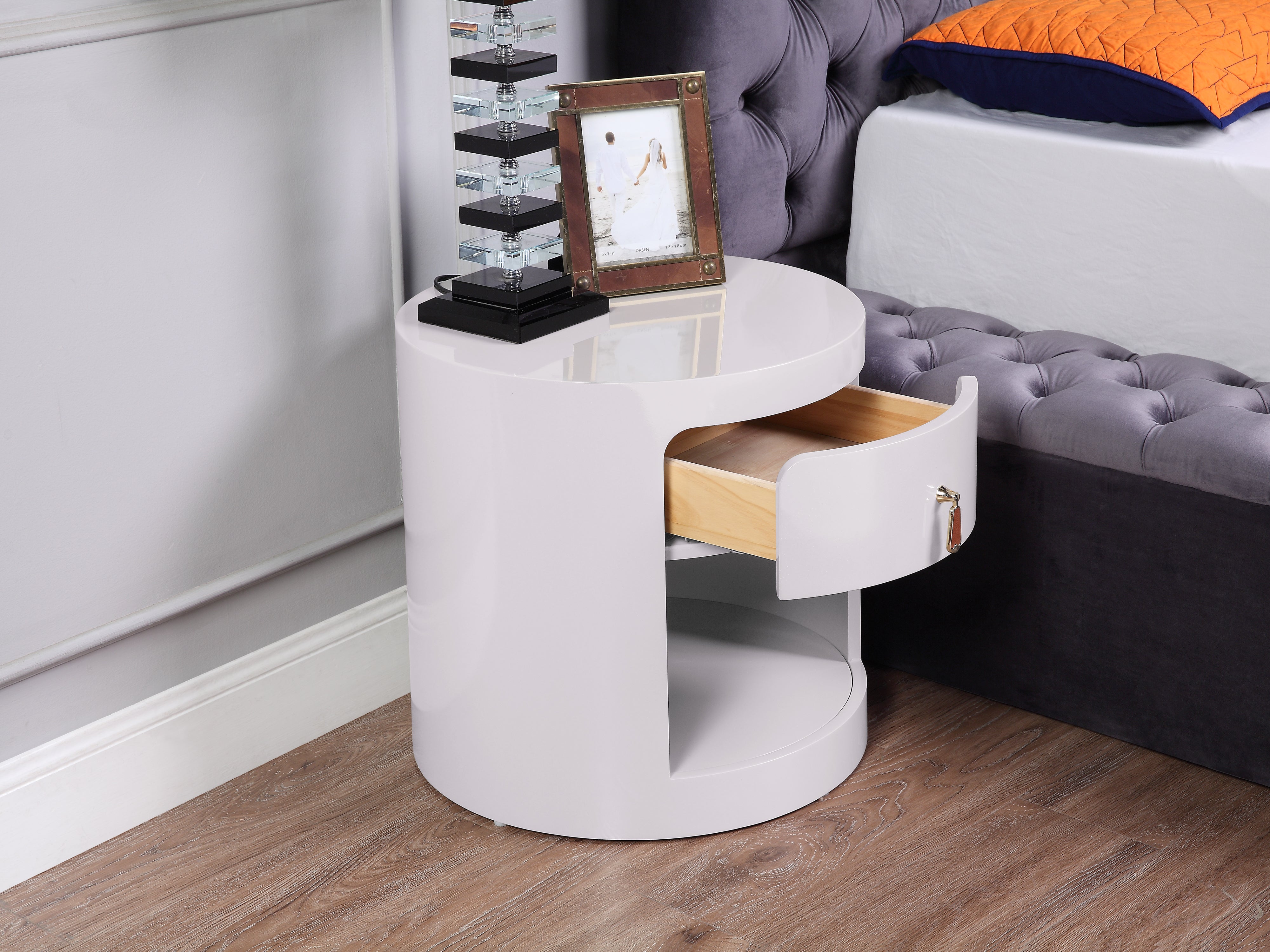 Ulonda Night Stand