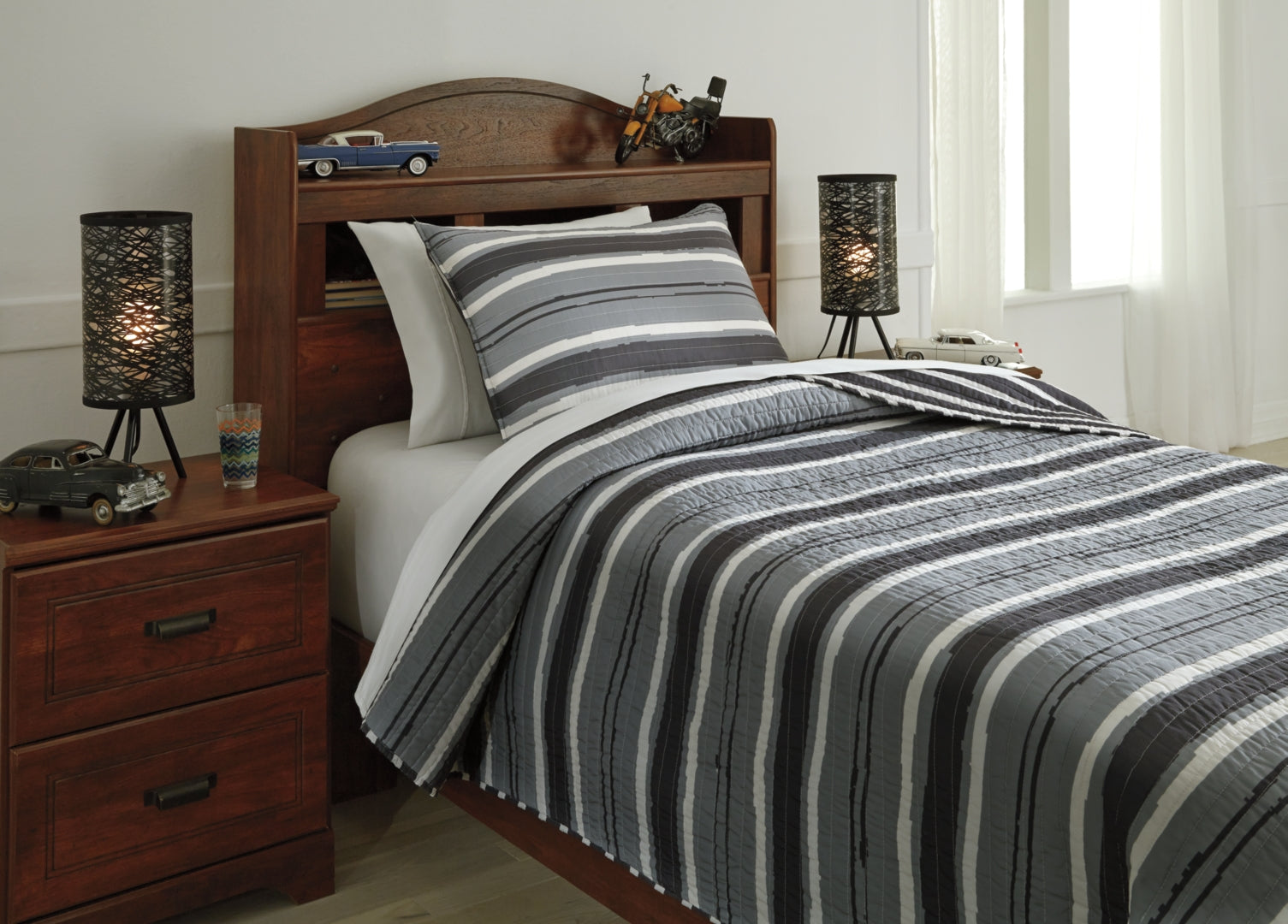 Merlin 2-Piece Twin Coverlet Set