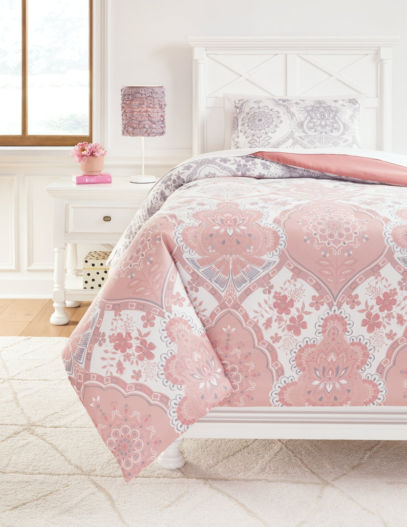 Avaleigh Twin Comforter Set