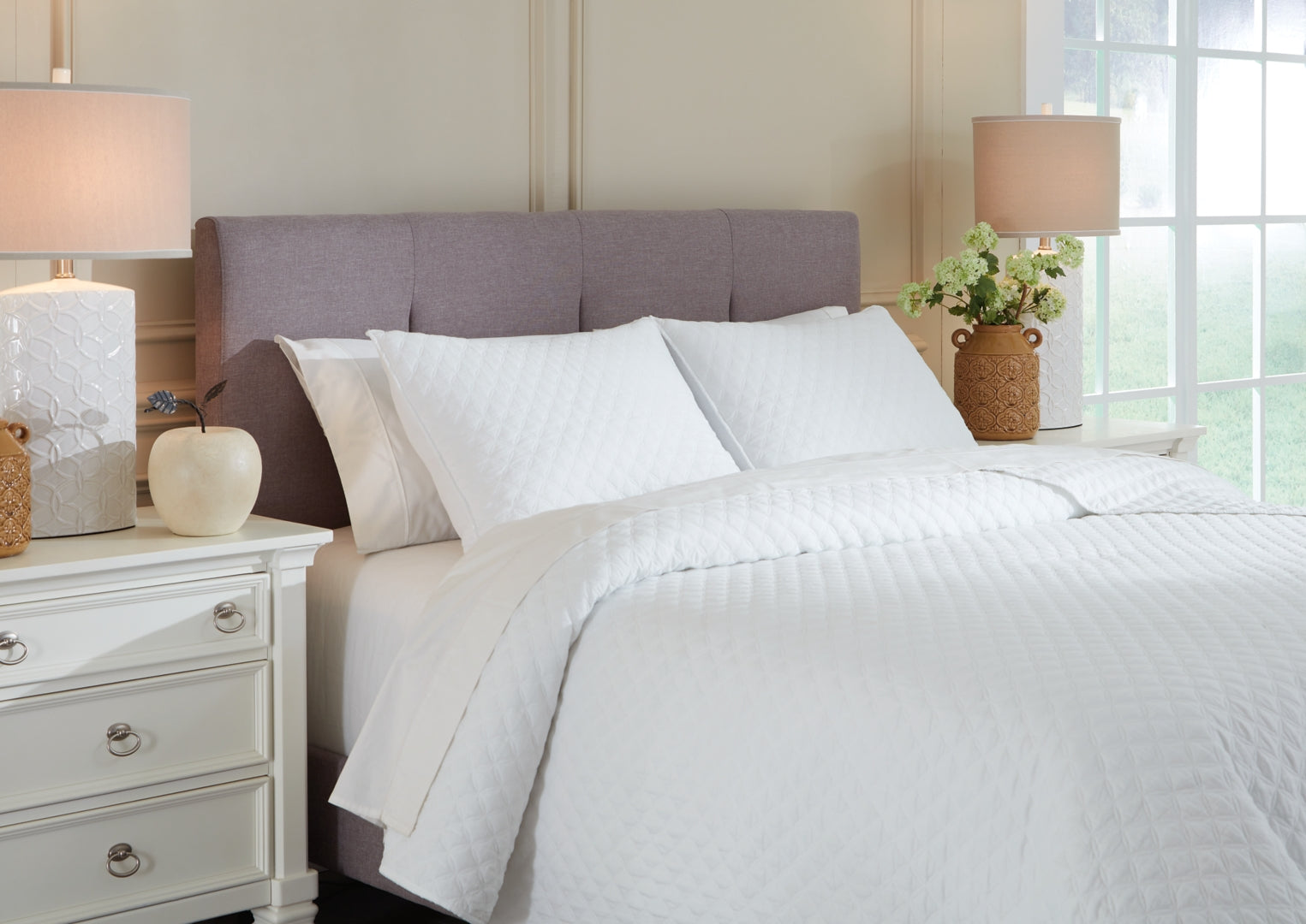 Ryter Queen/Full Coverlet Set