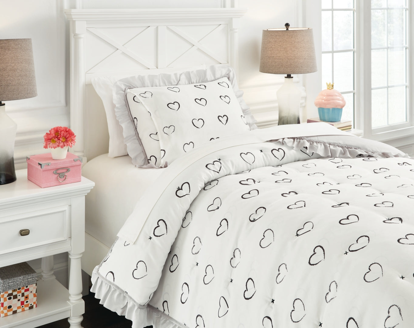 Hartlen Twin Comforter Set