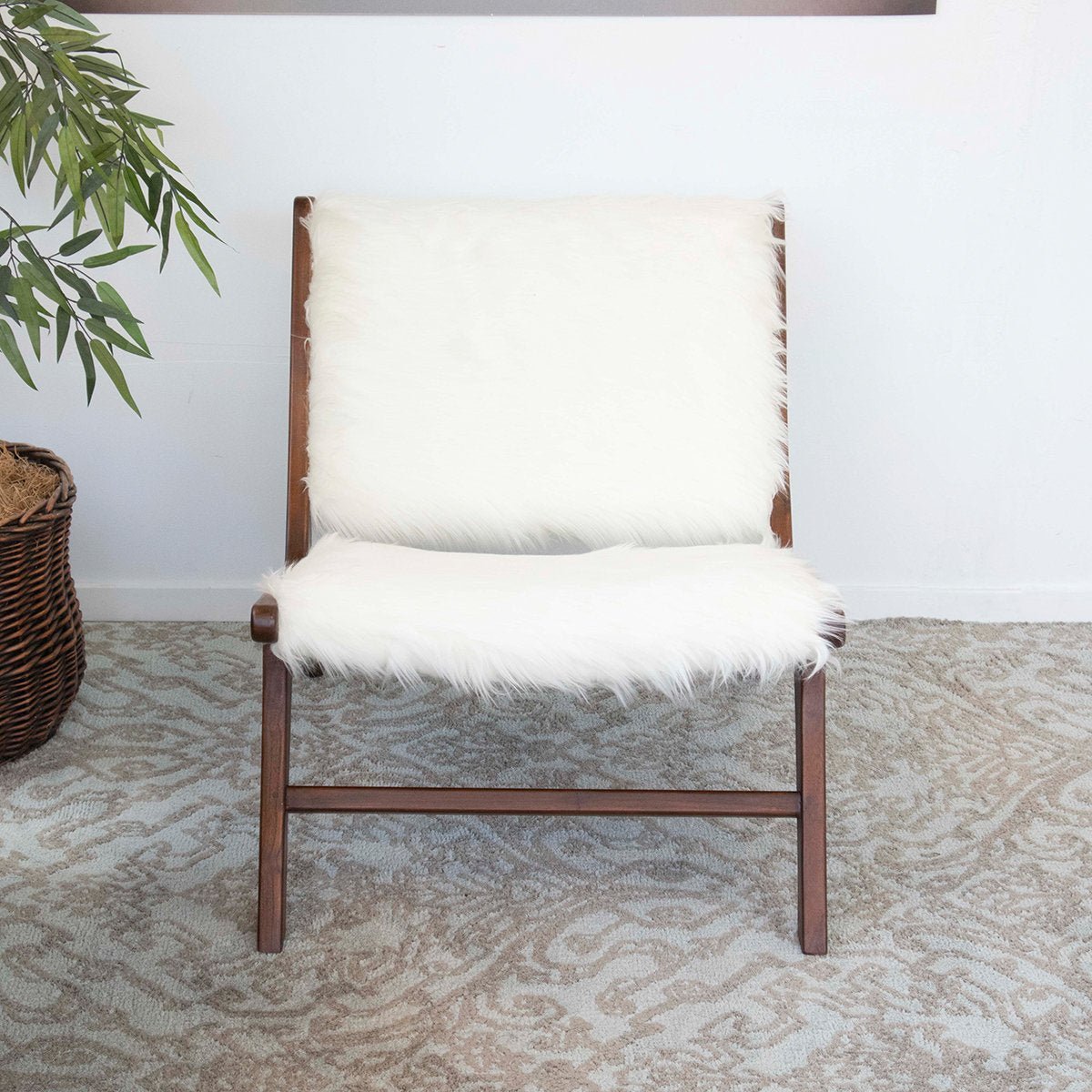 Quantum White Vegan Hide Lounge Chair