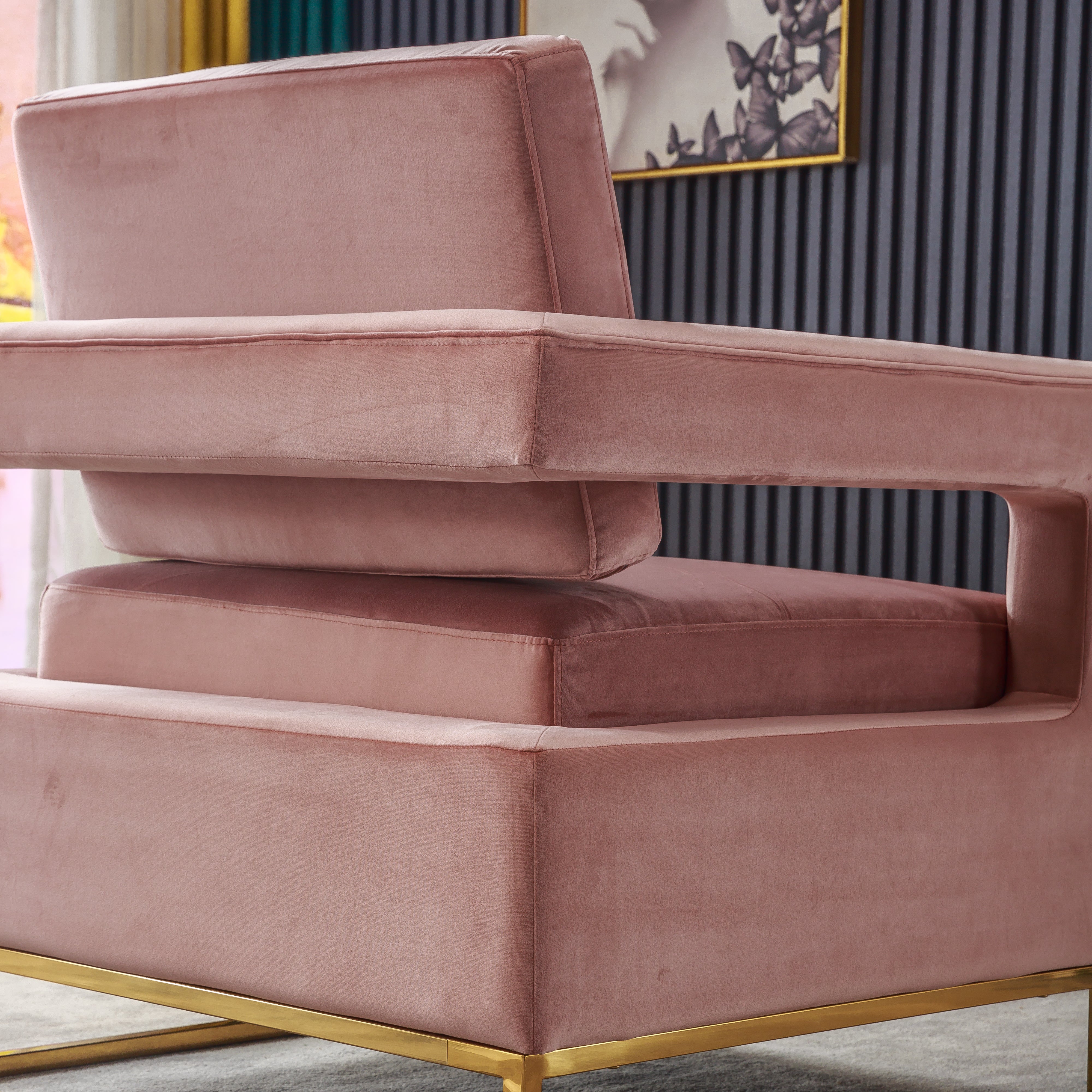 Nakeira Barrel Chair pink