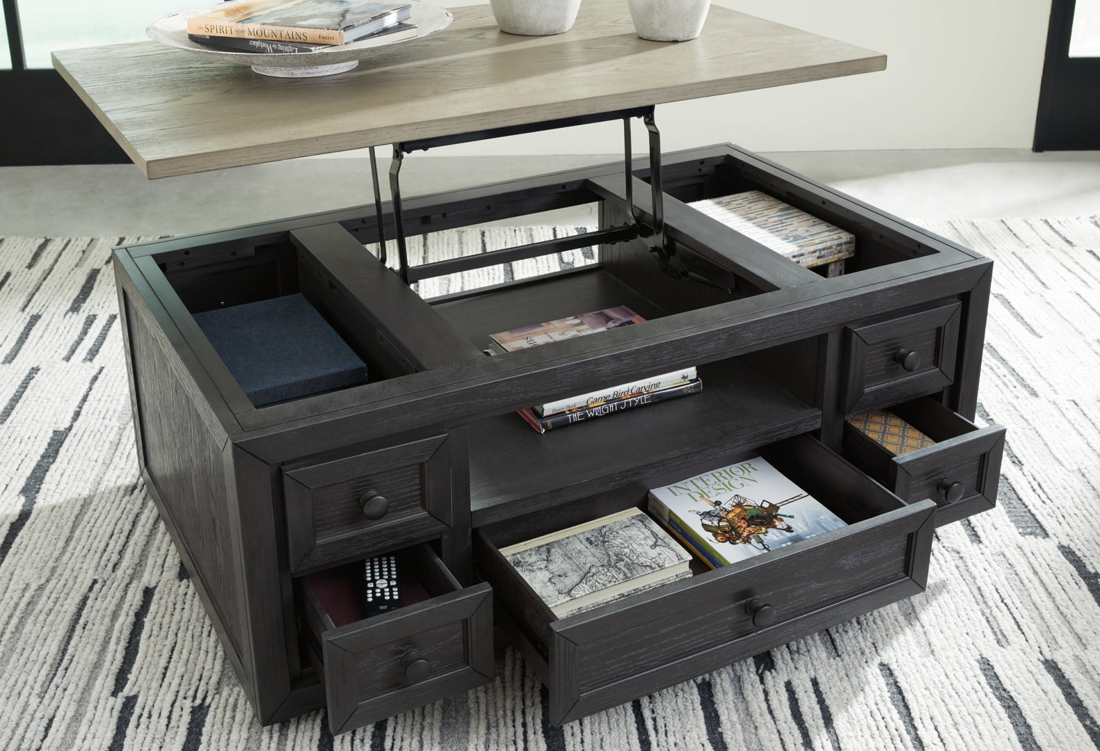 Foyland Lift-Top Coffee Table